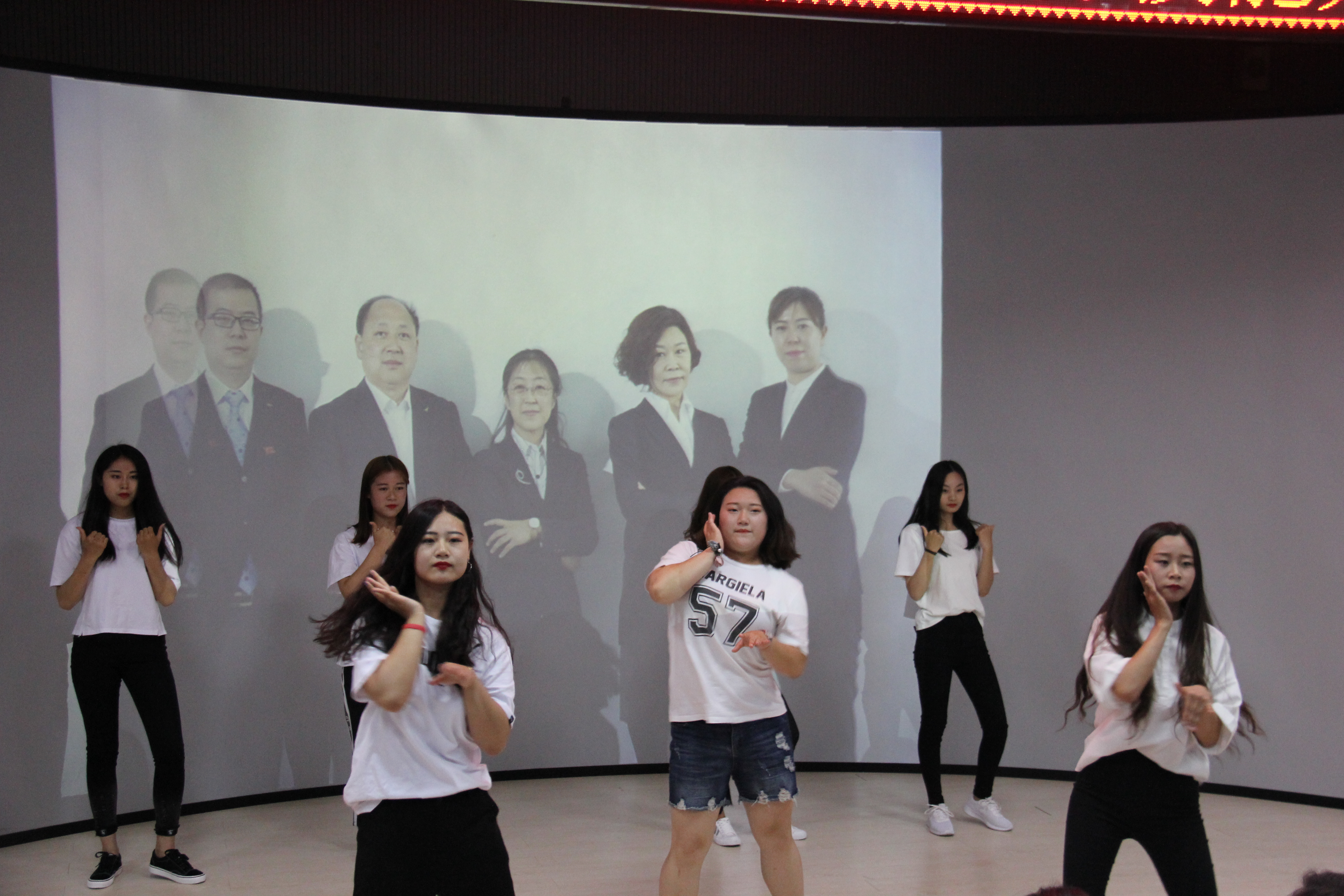 旅游商務(wù)學院成功舉辦第三屆高鐵服務(wù)技能大賽 旅游商務(wù)學院成功舉辦第三屆高鐵服務(wù)技能大賽