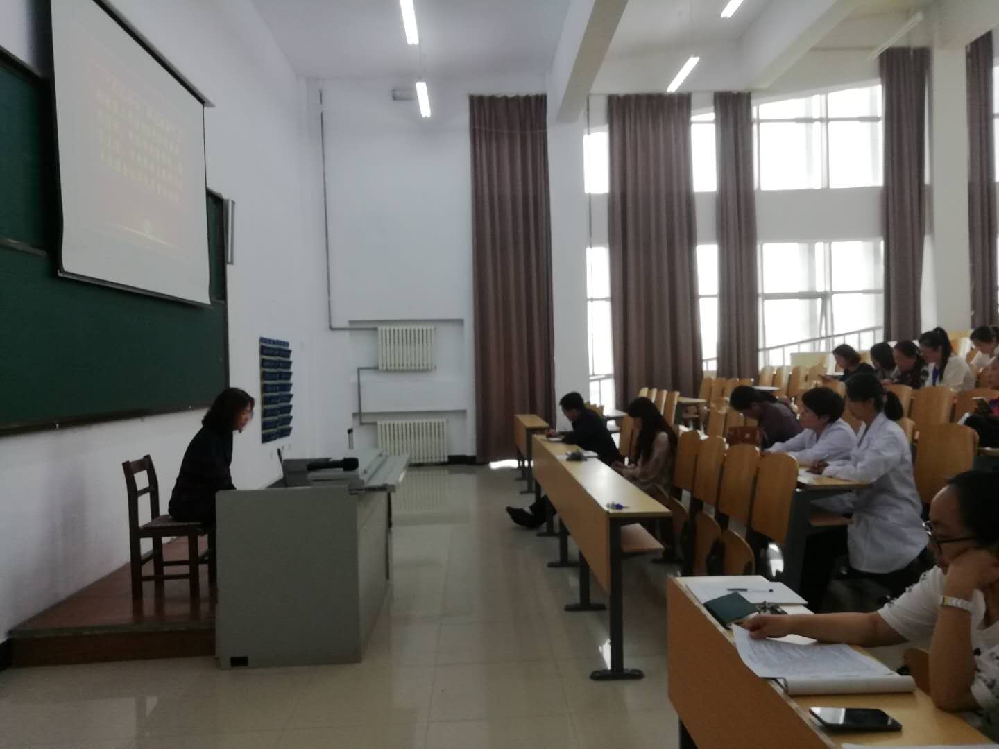 醫(yī)學(xué)技術(shù)學(xué)院“教育報國守初心，立德樹人擔(dān)使命”主題黨課