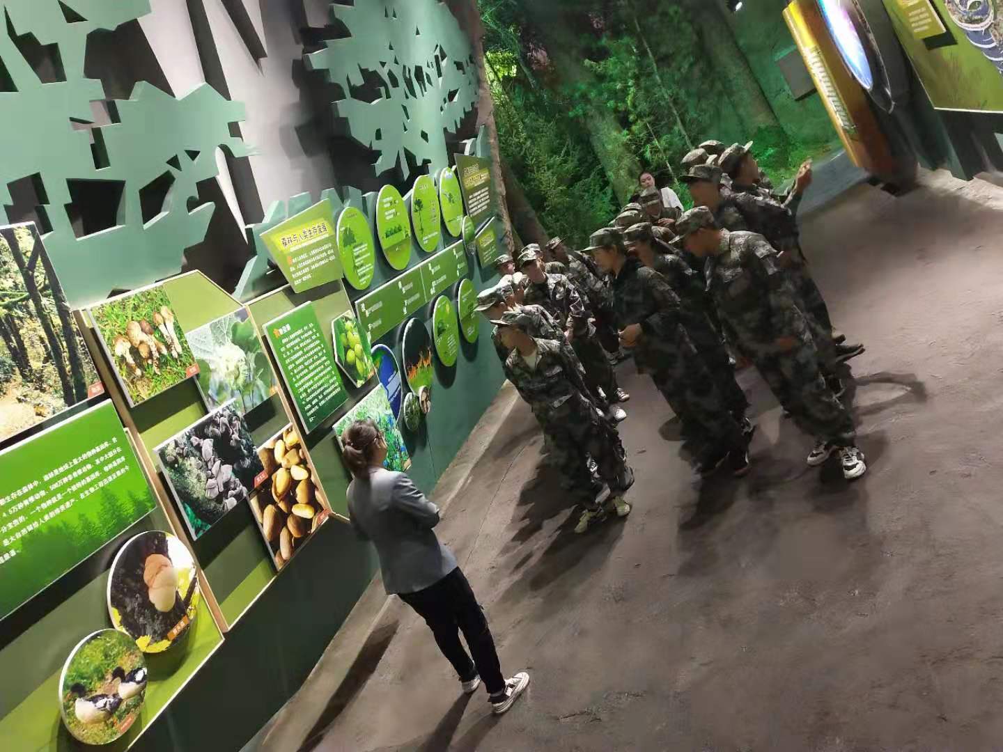 愛(ài)上一座城——新生入學(xué)教育第一課