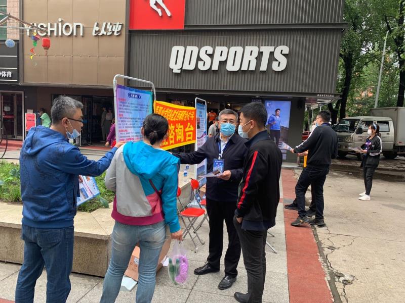 心系招生赴一線__端午慰問(wèn)送關(guān)懷