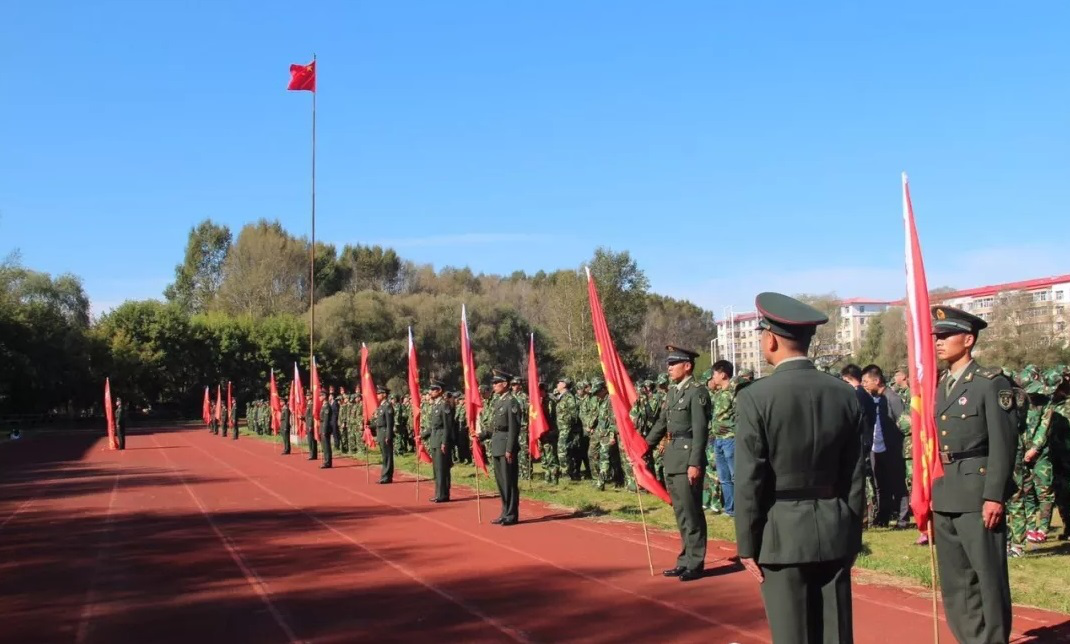 我校入選教育部“國防教育特色學(xué)?!? title=