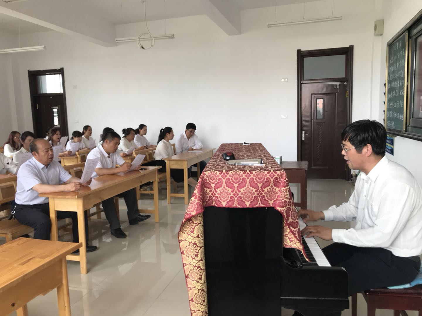 基礎(chǔ)教育學(xué)院舉辦慶祝建黨97周年主題活動