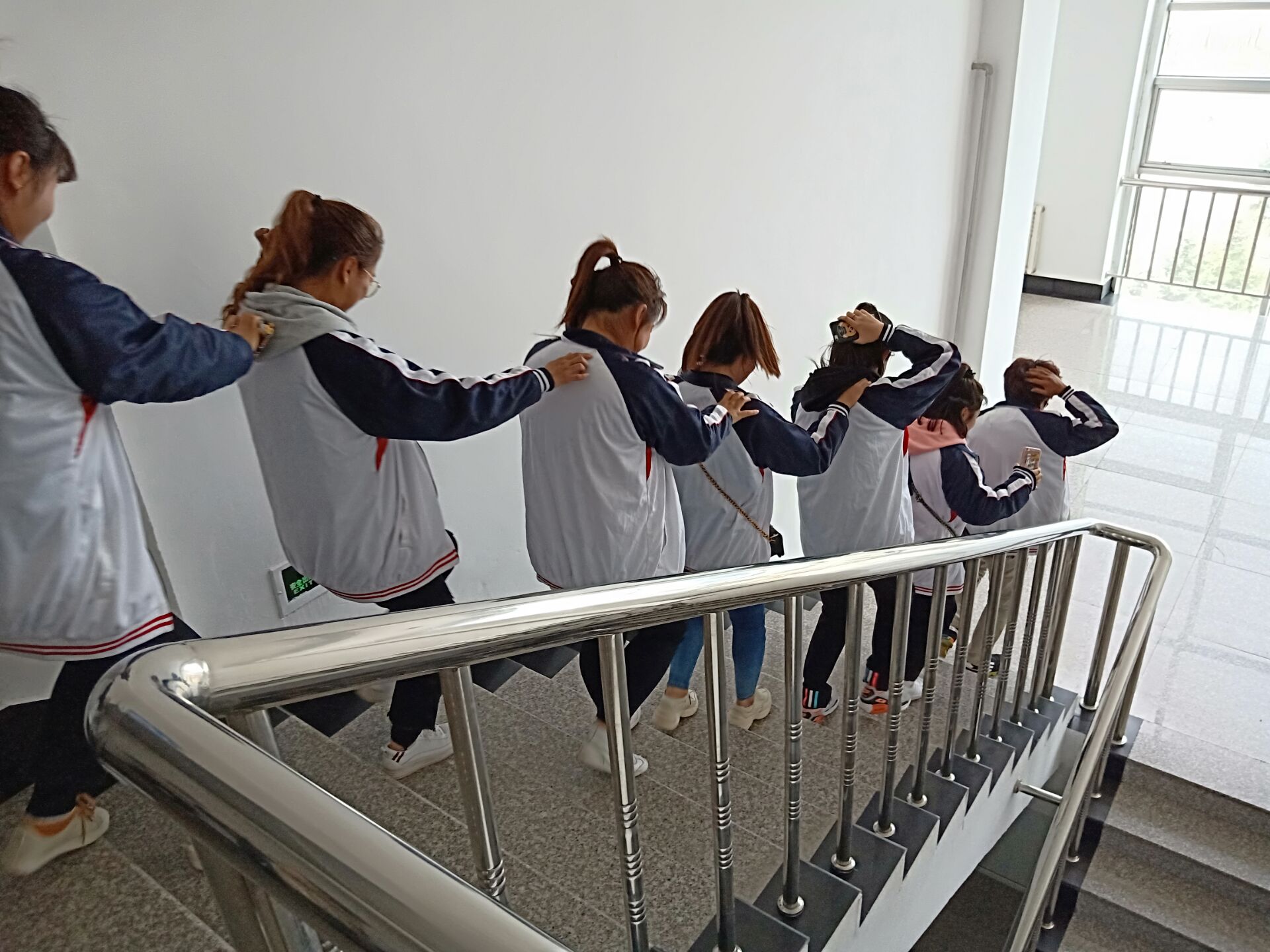 科學(xué)使者走進(jìn)伊春職業(yè)學(xué)院 科學(xué)使者走進(jìn)伊春職業(yè)學(xué)院