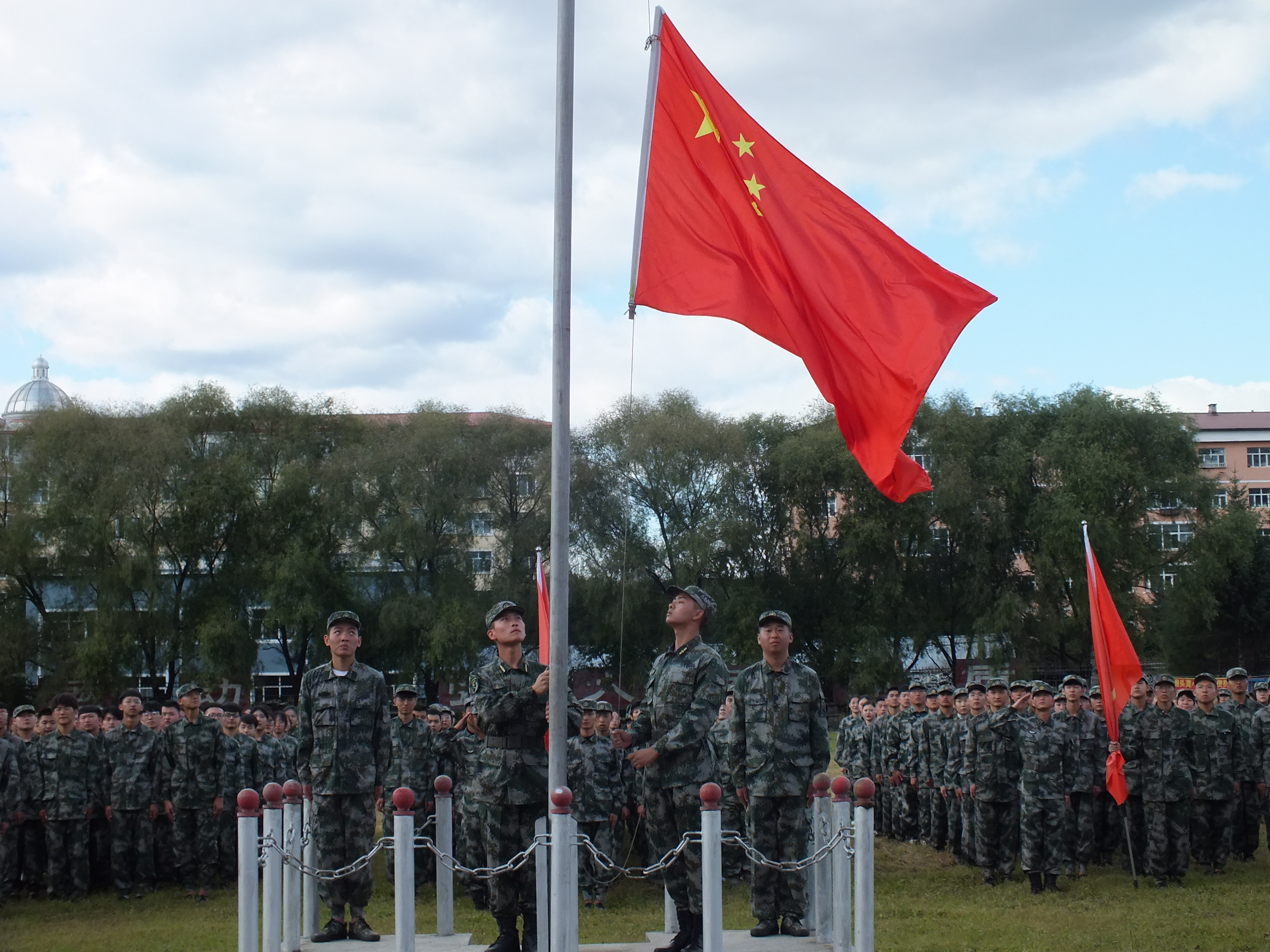 我校舉行2019級新生軍訓(xùn)動員大會