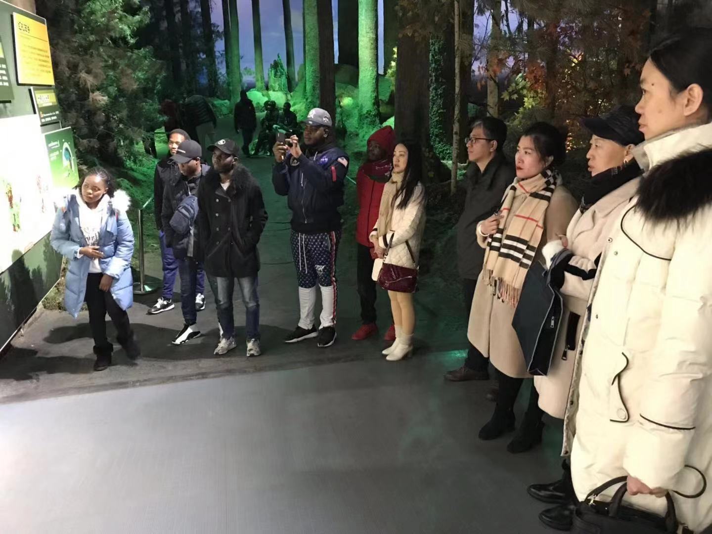 開啟文化之旅，領(lǐng)略林城之美——記我校留學(xué)生參觀伊春森林博物館