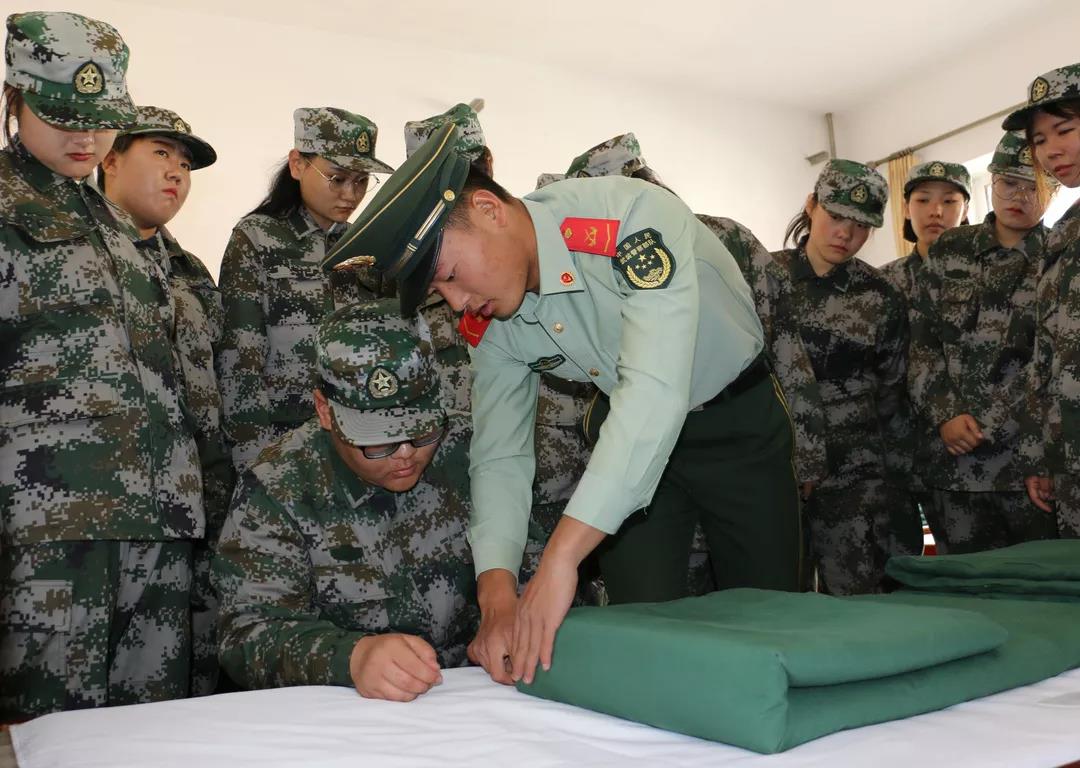 全民國防教育日_我校學子走進軍營接受國防教育 全民國防教育日_我校學子走進軍營接受國防教育