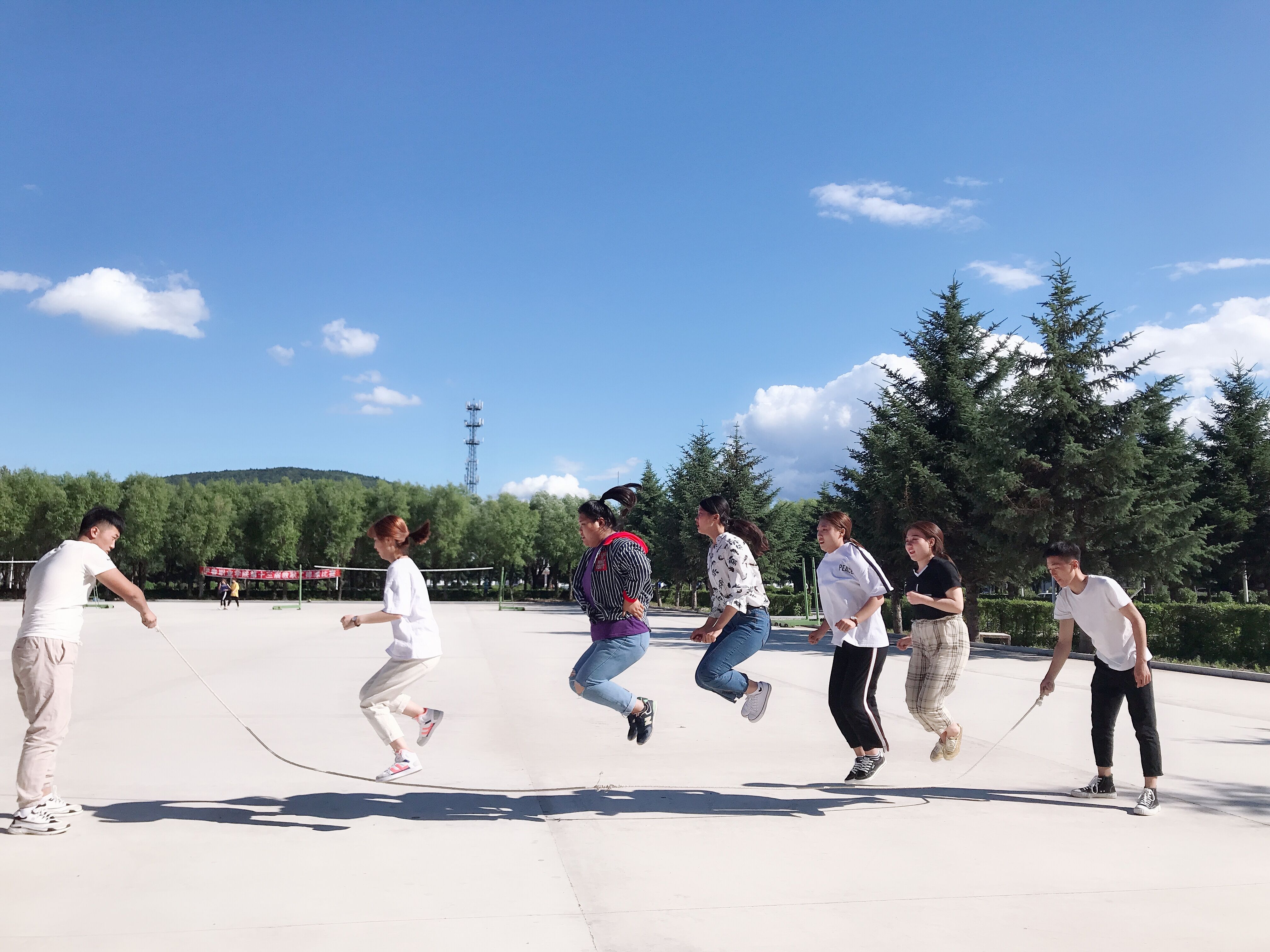 旅游商務(wù)學(xué)院舉辦毽球跳繩大賽