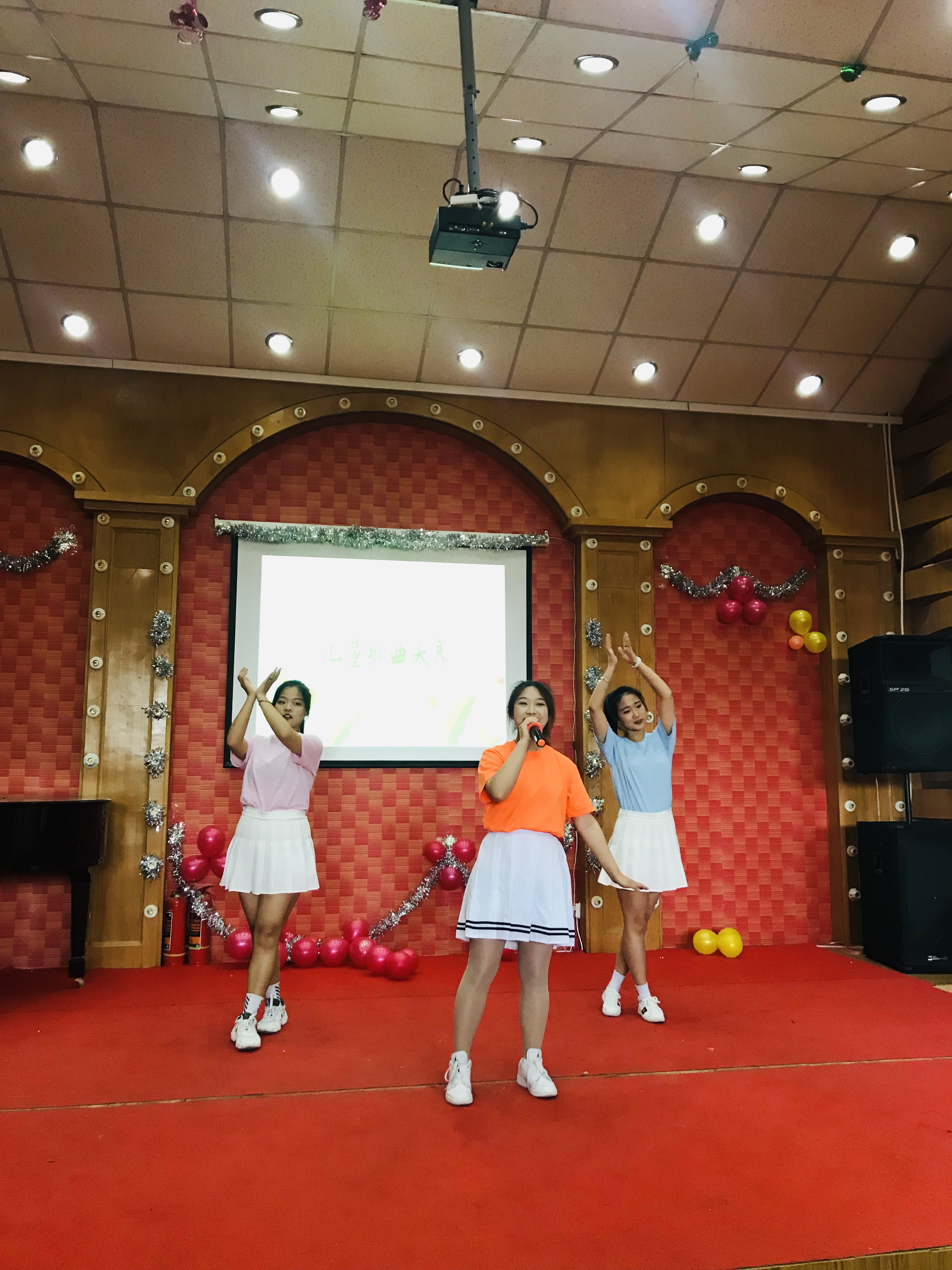 師范學(xué)院學(xué)前教育專業(yè)技能大賽系列活動(dòng)之——“不忘初心、音為有你”兒童歌曲演唱比賽。 師范學(xué)院學(xué)前教育專業(yè)技能大賽系列活動(dòng)之——“不忘初心、音為有你”兒童歌曲演唱比賽。