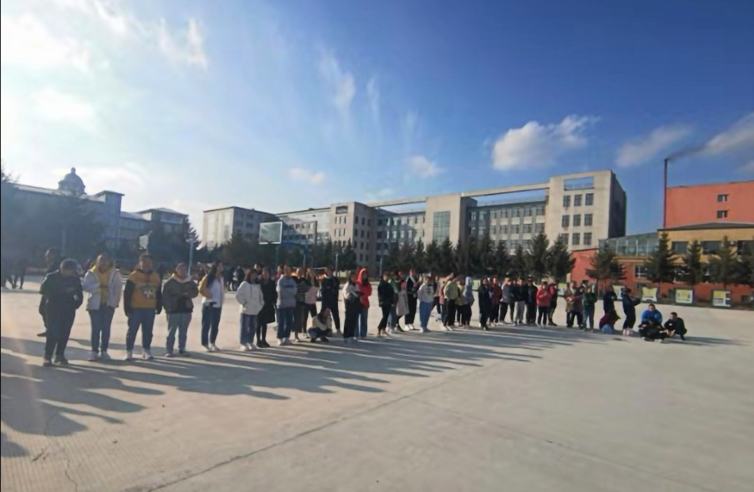 團(tuán)結(jié)文明展現(xiàn)風(fēng)采之籃球比賽