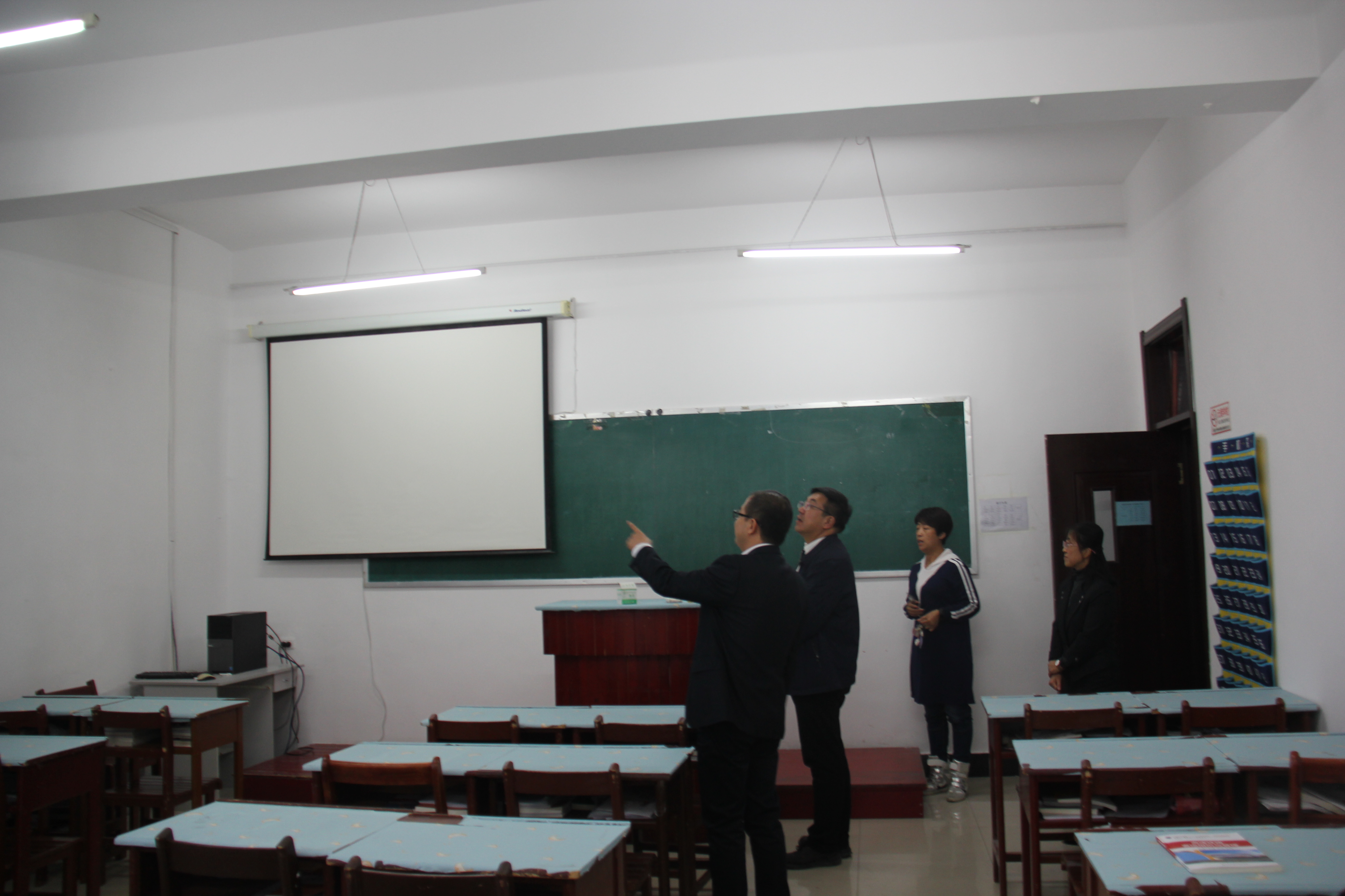 麻昌杰書記到旅游商務(wù)學(xué)院調(diào)研指導(dǎo)工作