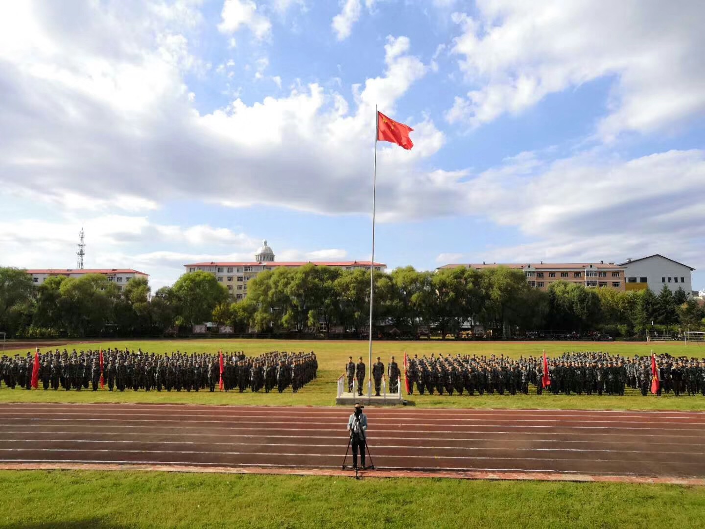 我校舉行2018級(jí)新生軍訓(xùn)動(dòng)員大會(huì) 我校舉行2018級(jí)新生軍訓(xùn)動(dòng)員大會(huì)