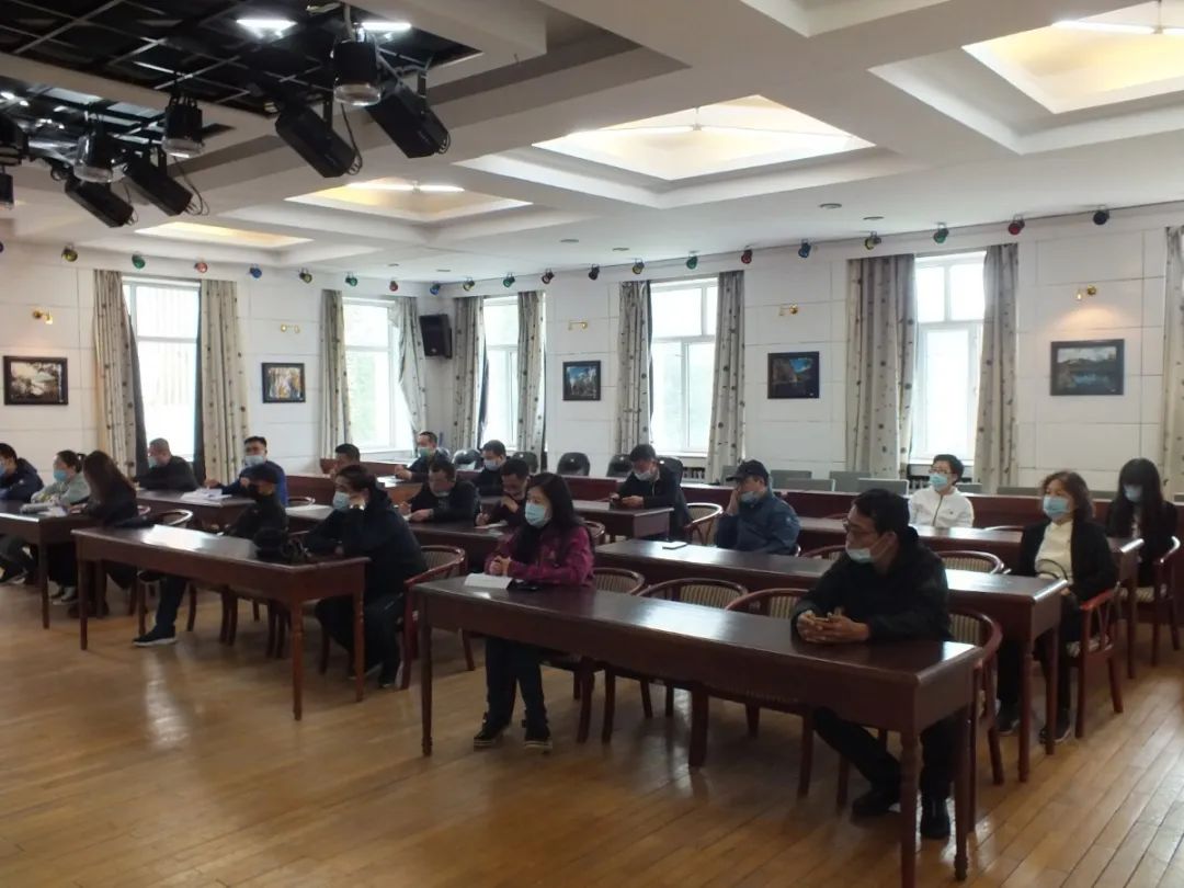 我校舉行學(xué)生開學(xué)返校演練