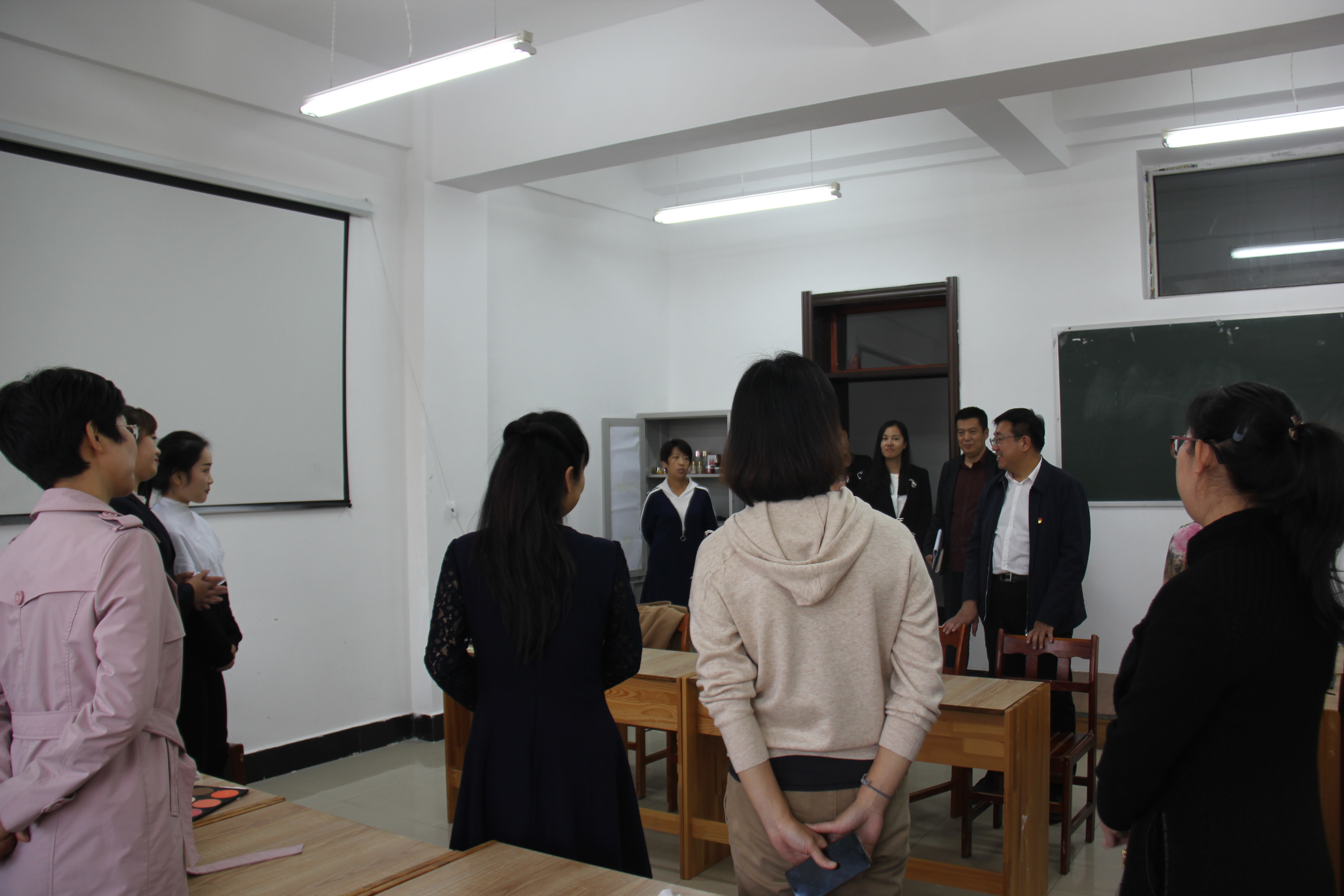 麻昌杰書記到旅游商務(wù)學(xué)院調(diào)研指導(dǎo)工作