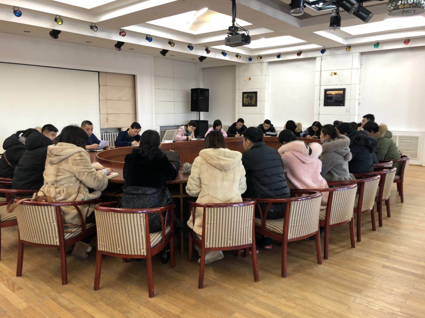 學生資助管理中心組織召開“進一步解放思想、推動學生資助工作高質(zhì)量發(fā)展討論會” 學生資助管理中心組織召開“進一步解放思想、推動學生資助工作高質(zhì)量發(fā)展討論會”