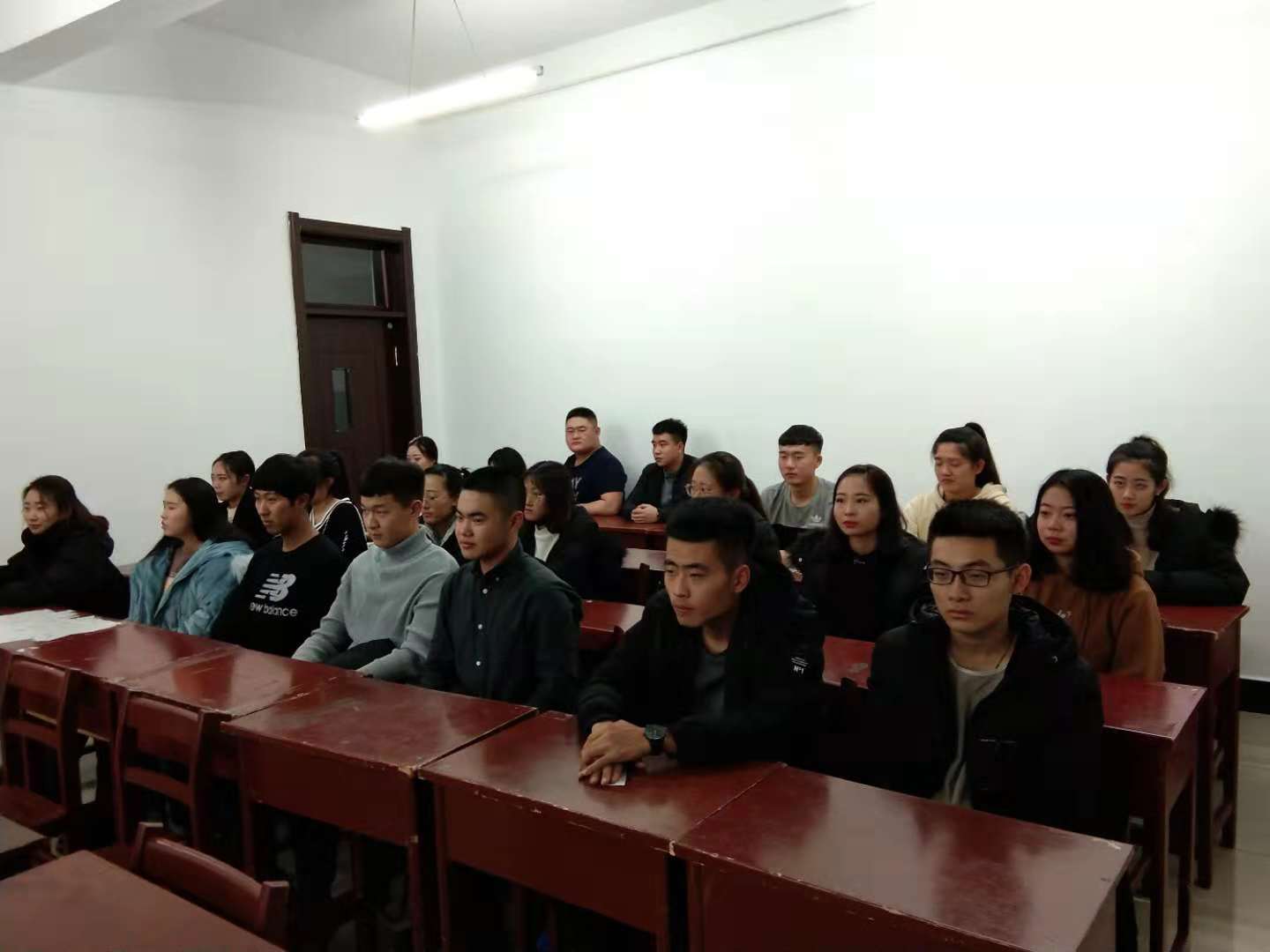 旅游商務學院2018級學生舉行