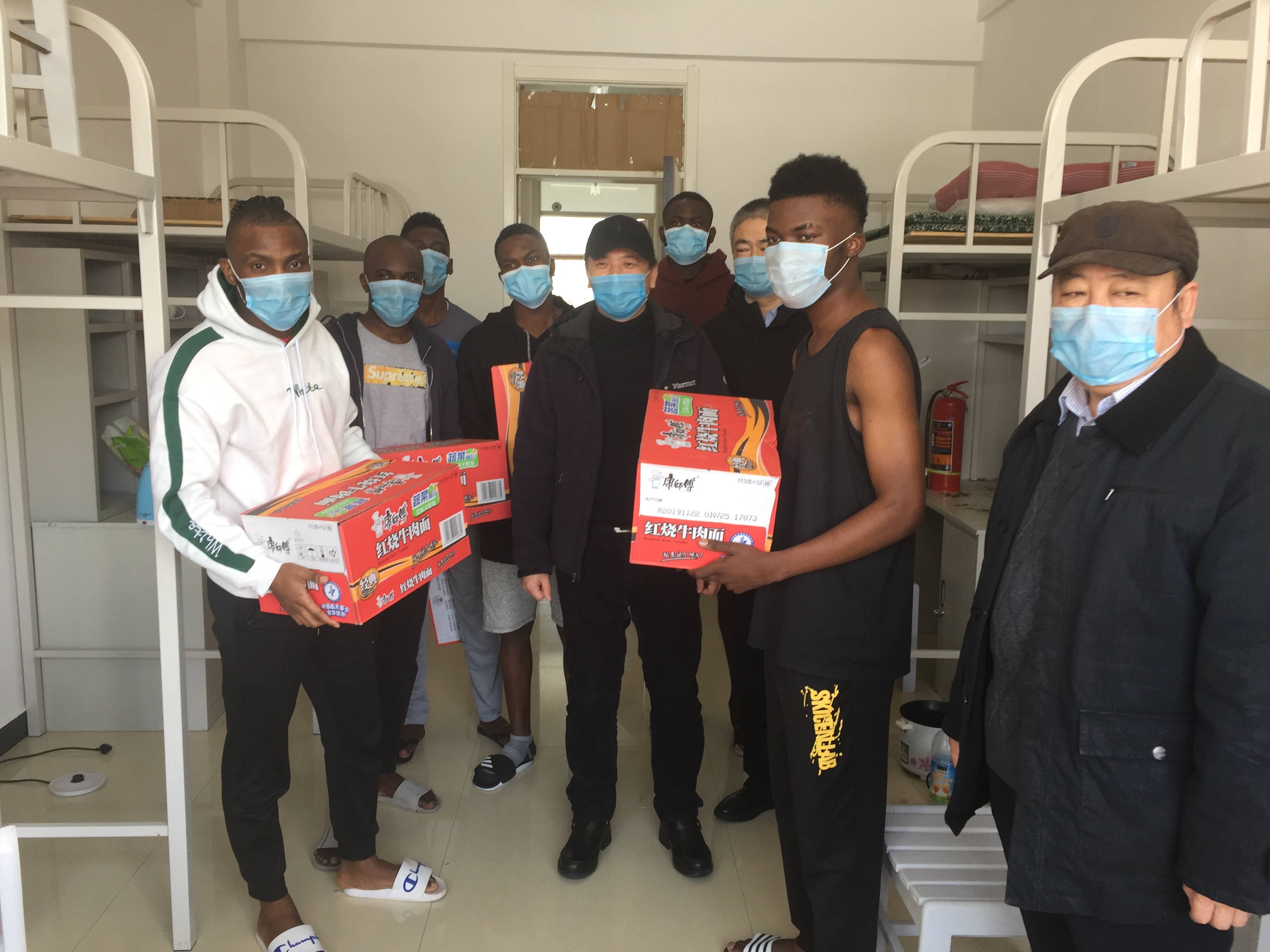 伊春市外事辦領(lǐng)導(dǎo)看望慰問我院在校留學(xué)生