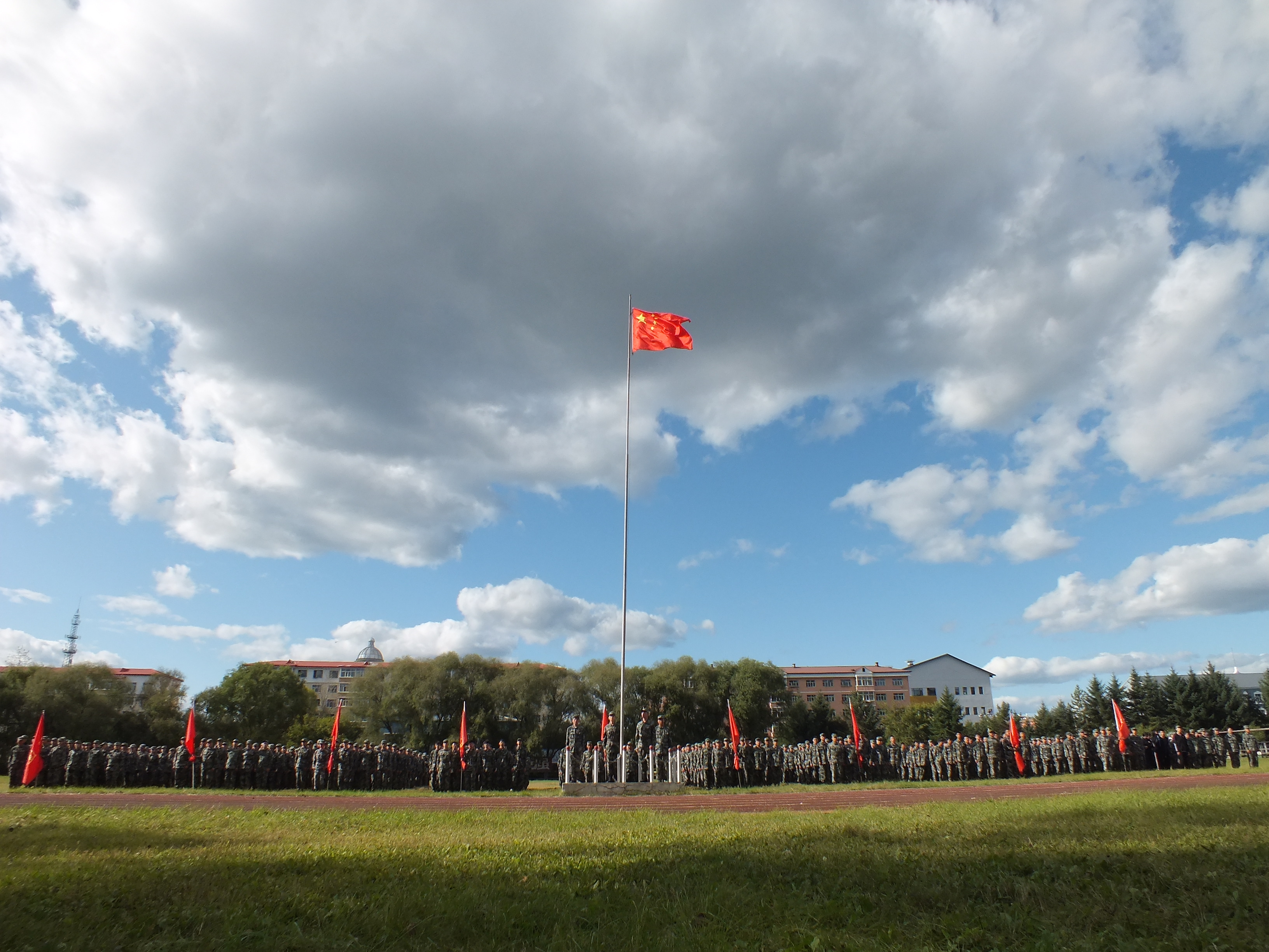 我校舉行2019級新生軍訓(xùn)動員大會