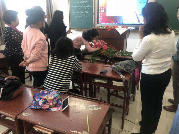 提高職業(yè)素養(yǎng)，打造職業(yè)形象——旅游商務(wù)學(xué)院積極開展校內(nèi)分享課