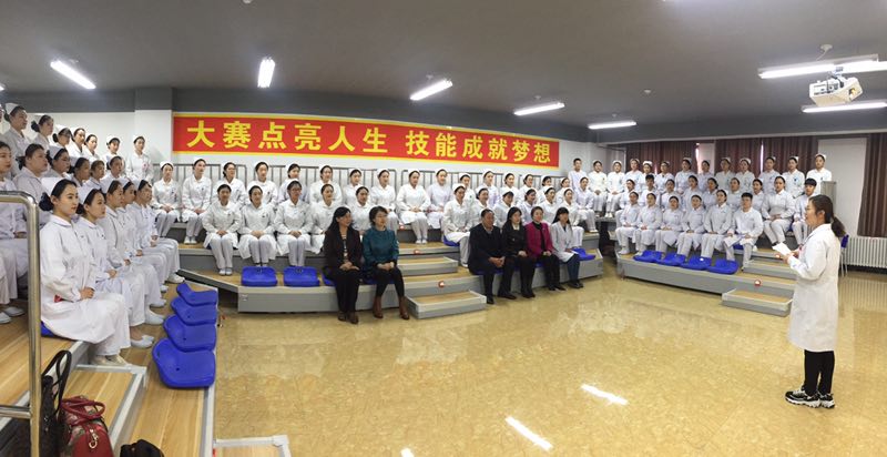 醫(yī)學技術學院舉辦護理技能大賽