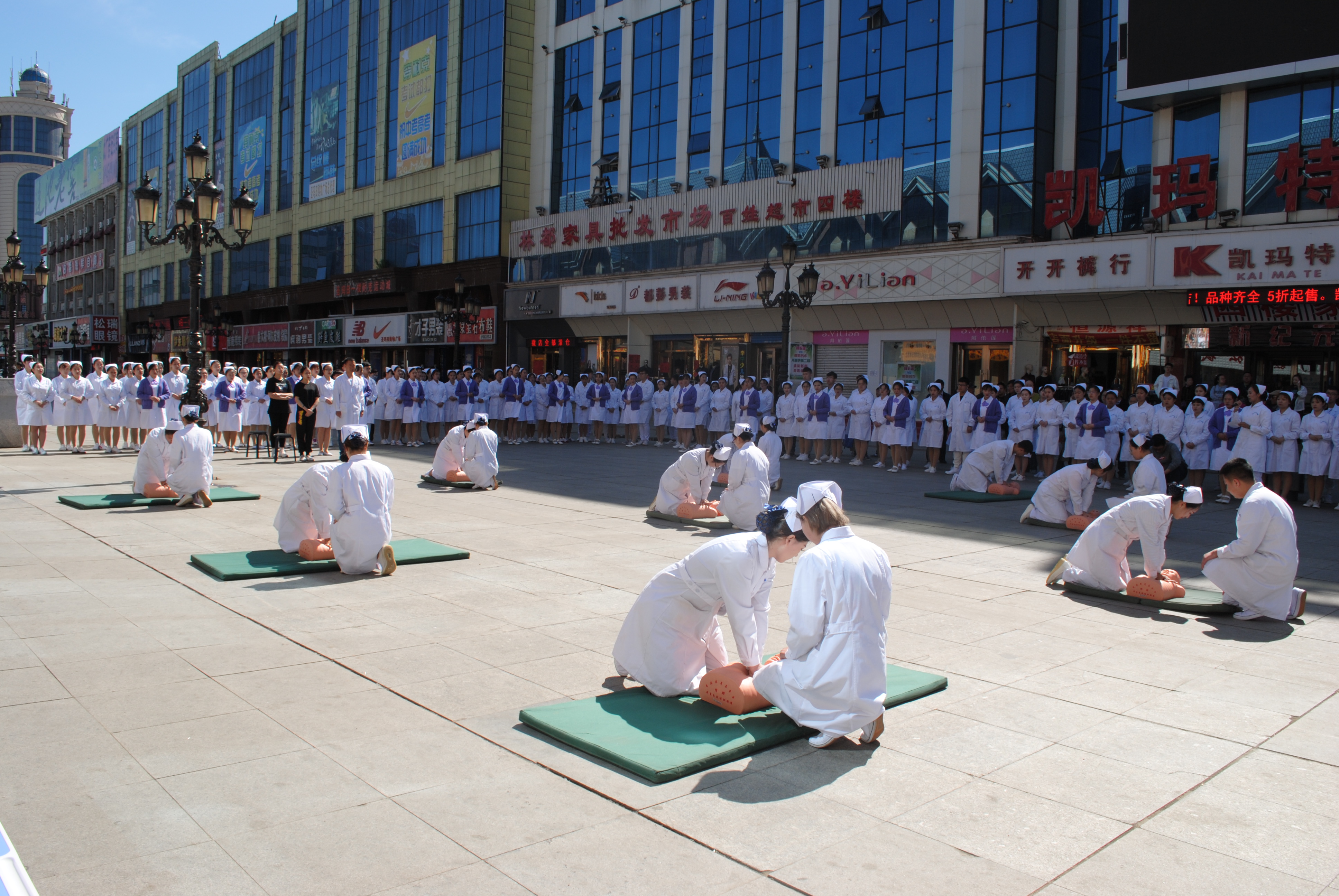 醫(yī)學技術學院職業(yè)教育活動走進社區(qū)