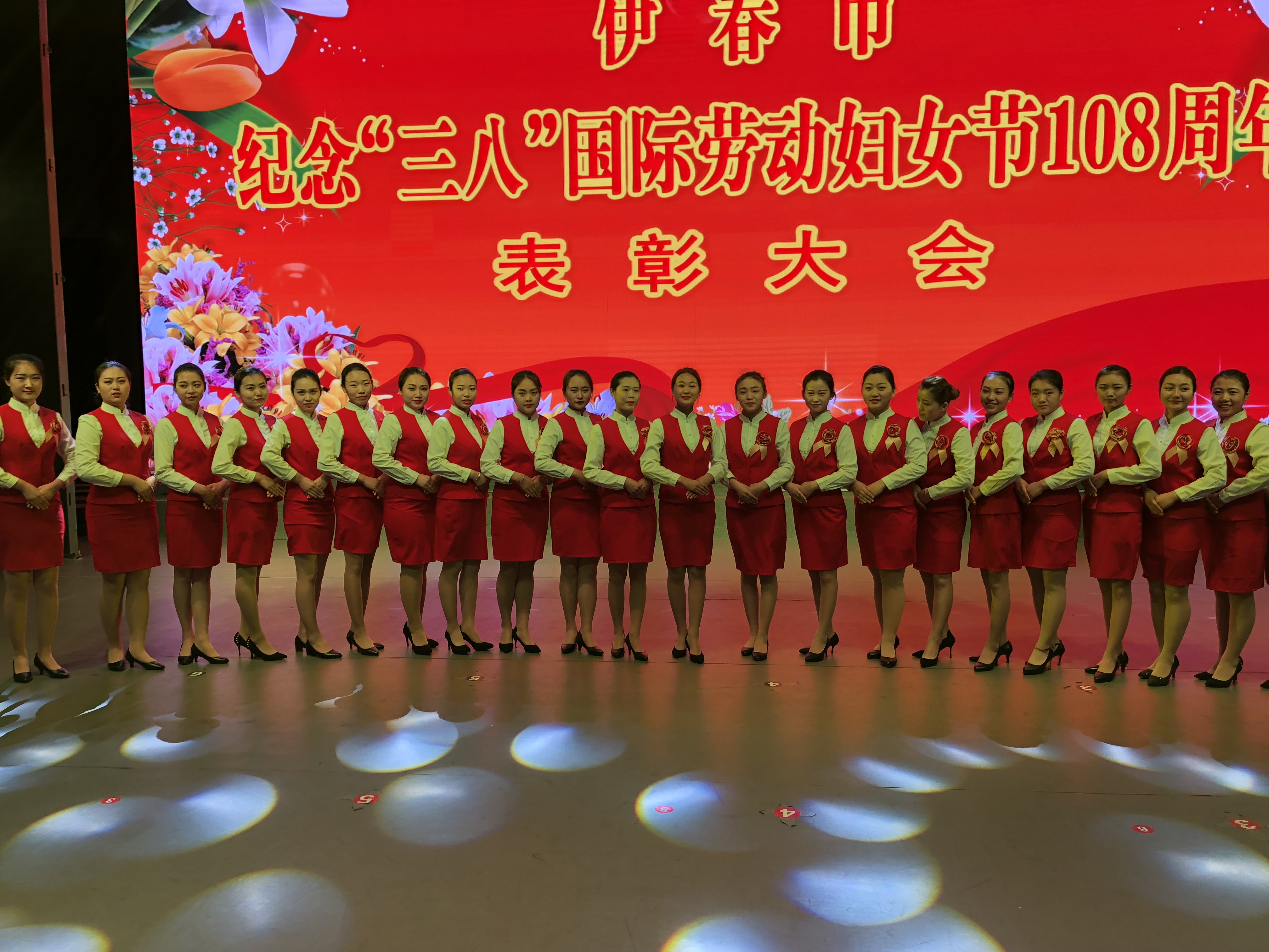 旅游商務(wù)學(xué)院高鐵專(zhuān)業(yè)學(xué)生為我市大型活動(dòng)提供志愿服務(wù)