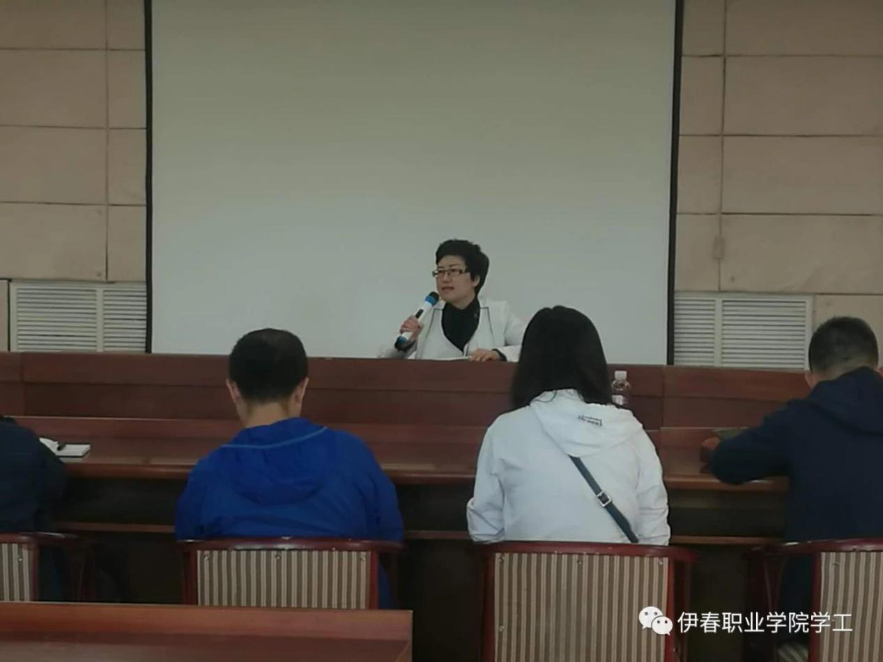 我校召開期末學(xué)生工作總結(jié)大會 我校召開期末學(xué)生工作總結(jié)大會