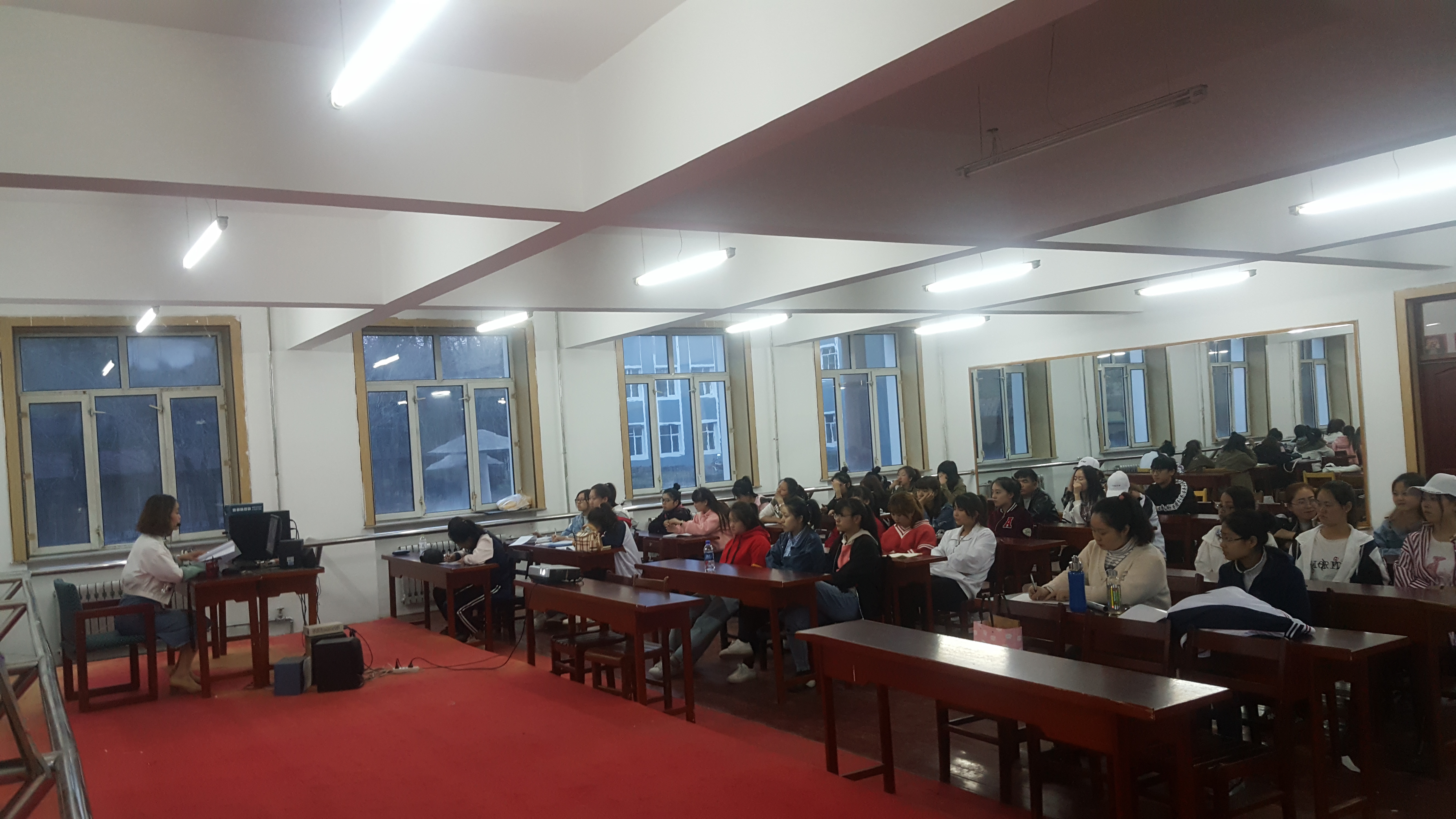 師范教育學(xué)院掀起學(xué)習(xí)習(xí)近平總書(shū)記北大講話(huà)熱潮 師范教育學(xué)院掀起學(xué)習(xí)習(xí)近平總書(shū)記北大講話(huà)熱潮