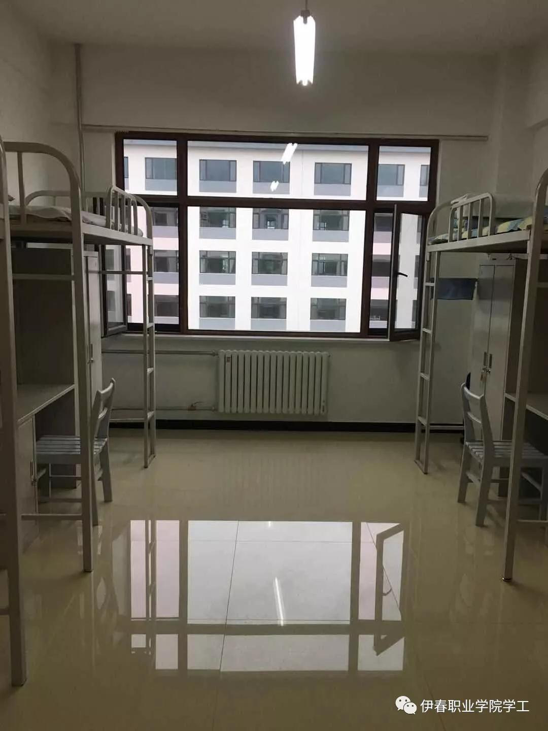 我校順利完成第四學(xué)生公寓調(diào)整搬遷任務(wù)