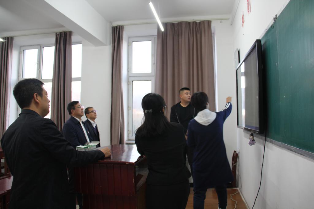 麻昌杰書記到旅游商務學院調(diào)研指導工作