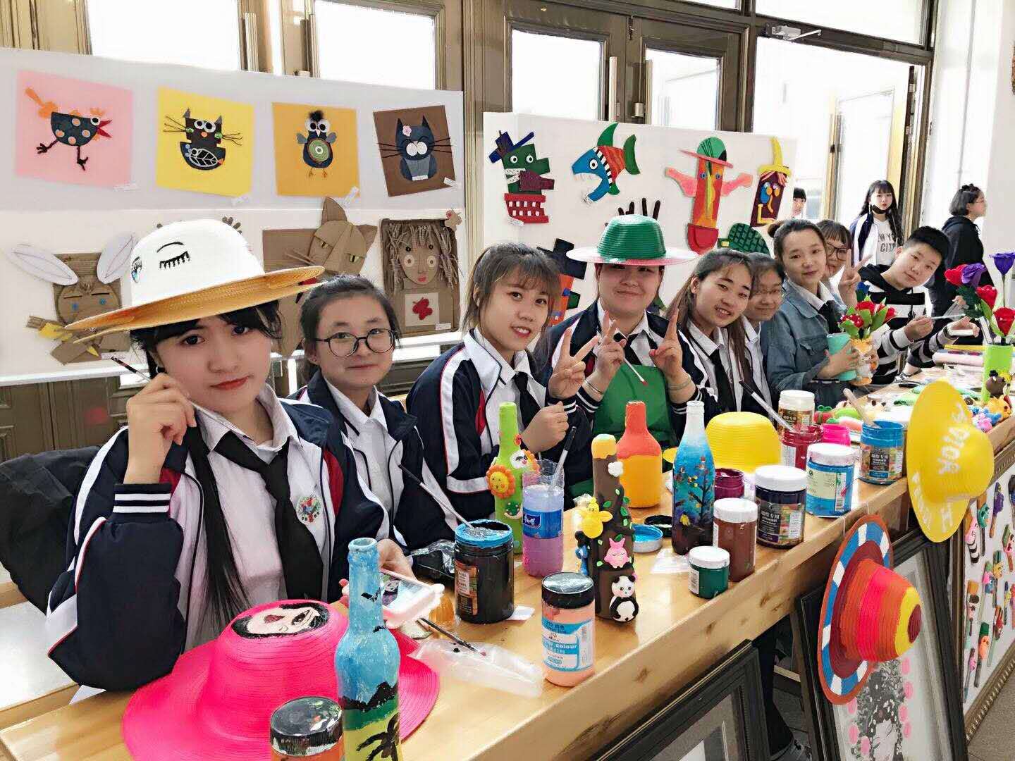 師范學(xué)院學(xué)前教育專業(yè)職業(yè)教育周活動之一幼兒園美術(shù)手工作品展圓滿結(jié)束 師范學(xué)院學(xué)前教育專業(yè)職業(yè)教育周活動之一幼兒園美術(shù)手工作品展圓滿結(jié)束