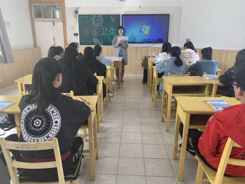 我校開展第31個愛國衛(wèi)生月活動