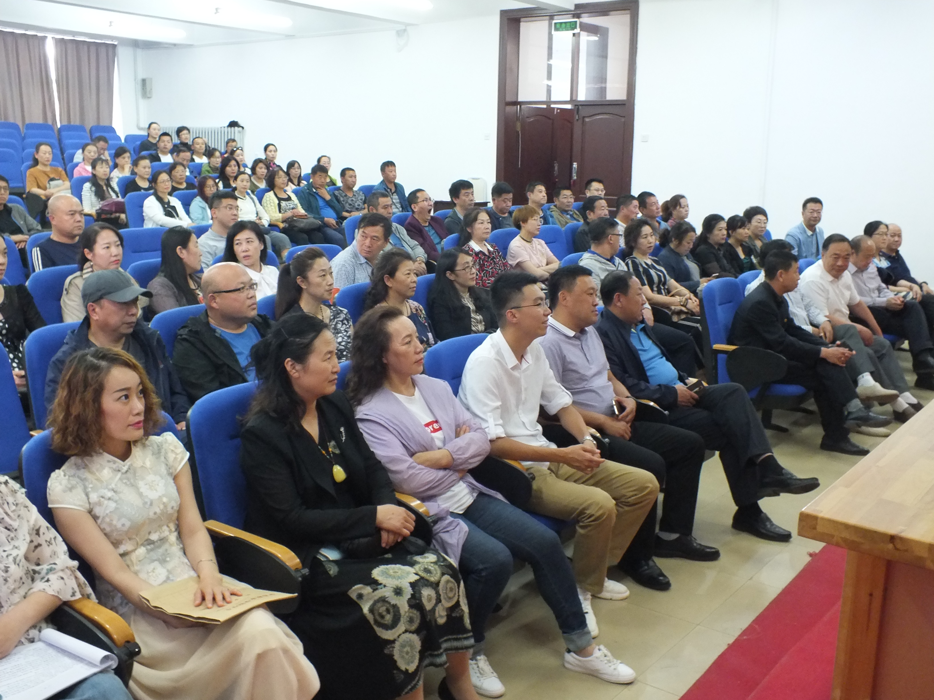 伊春職業(yè)學院組織黨員干部觀看《囹圄之路》專題片 伊春職業(yè)學院組織黨員干部觀看《囹圄之路》專題片