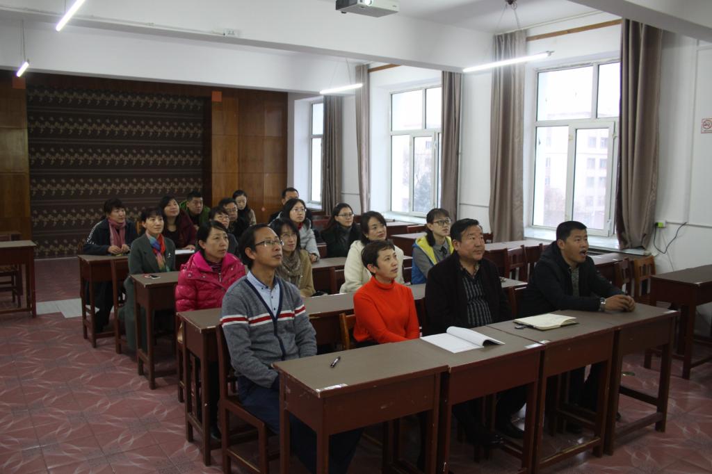 計(jì)算機(jī)學(xué)院政治學(xué)習(xí)課觀看《榜樣》