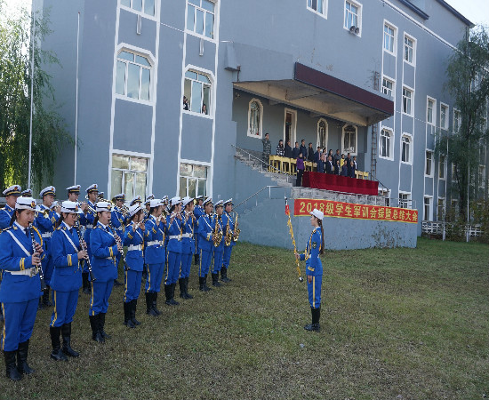 我校舉行2018級(jí)新生軍訓(xùn)匯報(bào)暨總結(jié)表彰大會(huì) 我校舉行2018級(jí)新生軍訓(xùn)匯報(bào)暨總結(jié)表彰大會(huì)