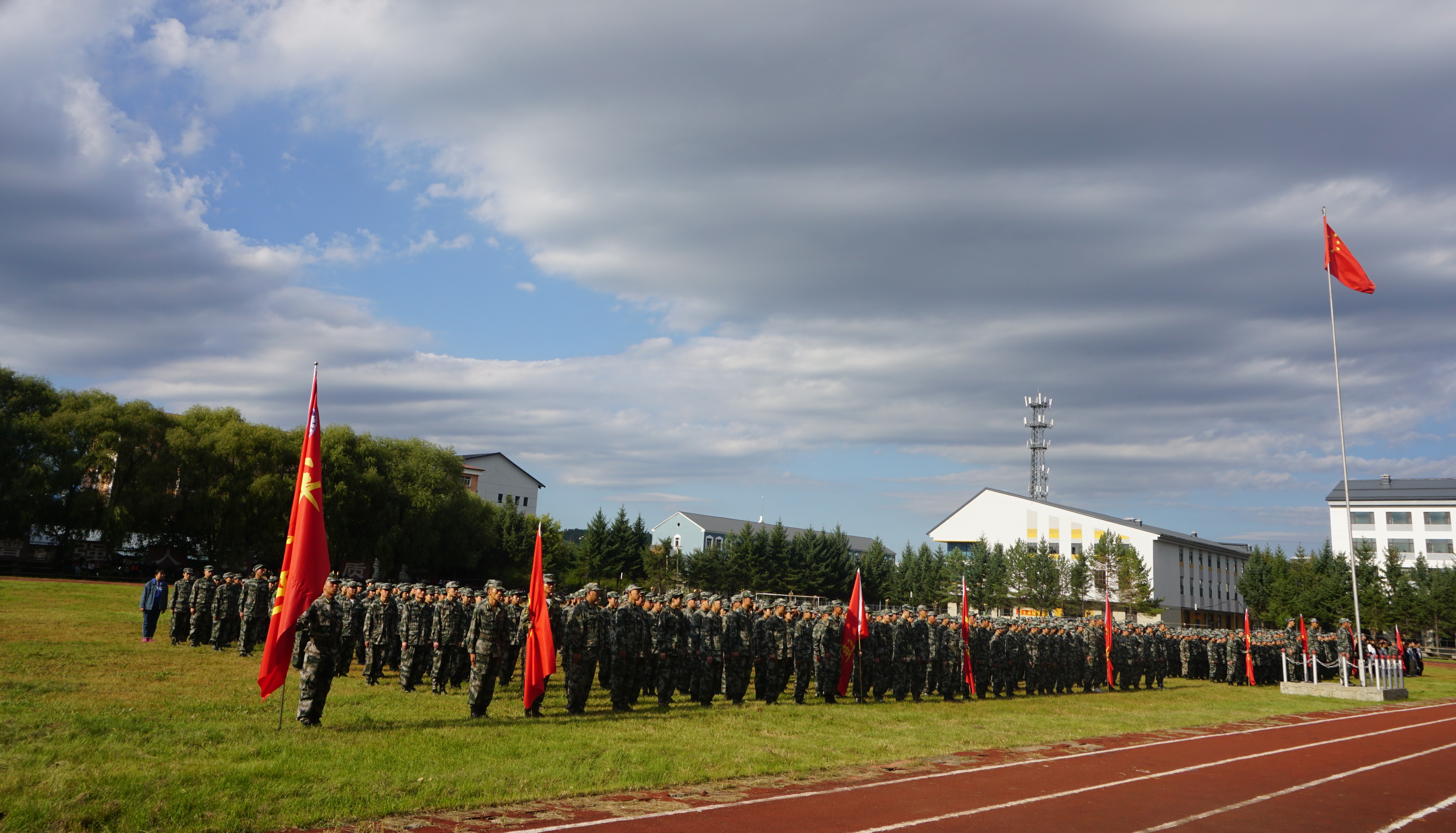 我校舉行2018級(jí)新生軍訓(xùn)動(dòng)員大會(huì) 我校舉行2018級(jí)新生軍訓(xùn)動(dòng)員大會(huì)