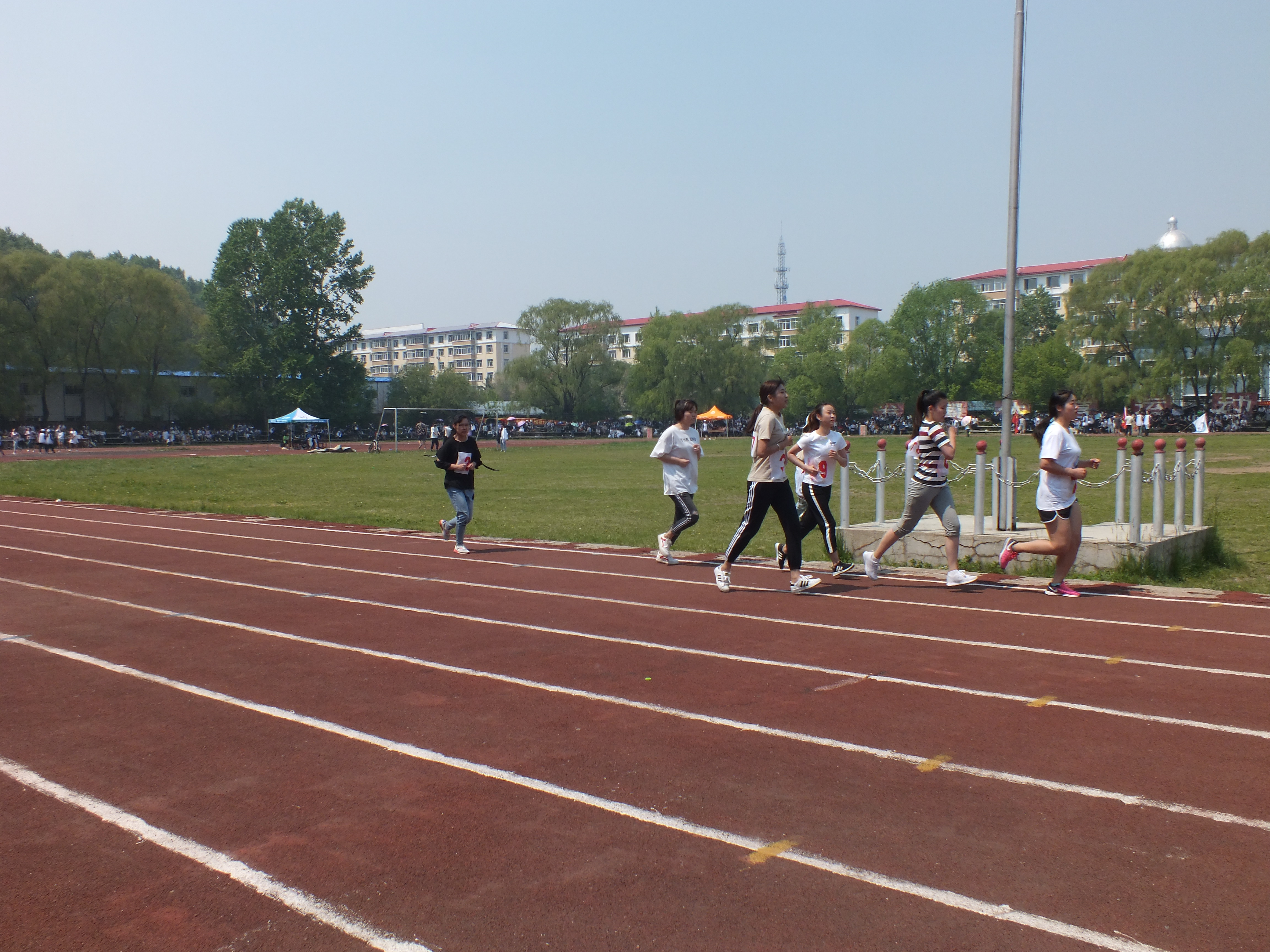 伊春職業(yè)學(xué)院成功舉辦第十二屆運(yùn)動(dòng)會(huì) 伊春職業(yè)學(xué)院成功舉辦第十二屆運(yùn)動(dòng)會(huì)