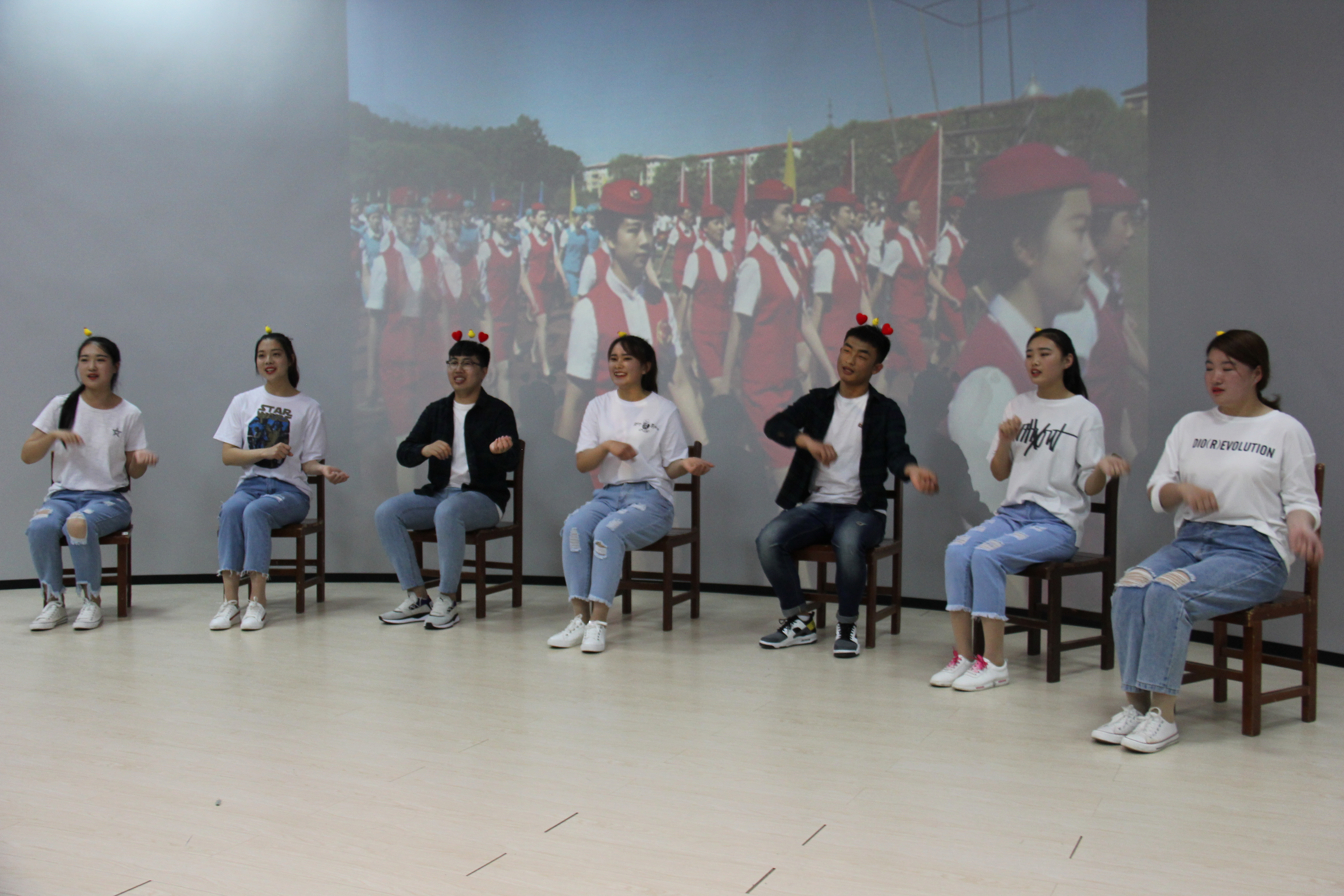 旅游商務(wù)學院成功舉辦第三屆高鐵服務(wù)技能大賽 旅游商務(wù)學院成功舉辦第三屆高鐵服務(wù)技能大賽