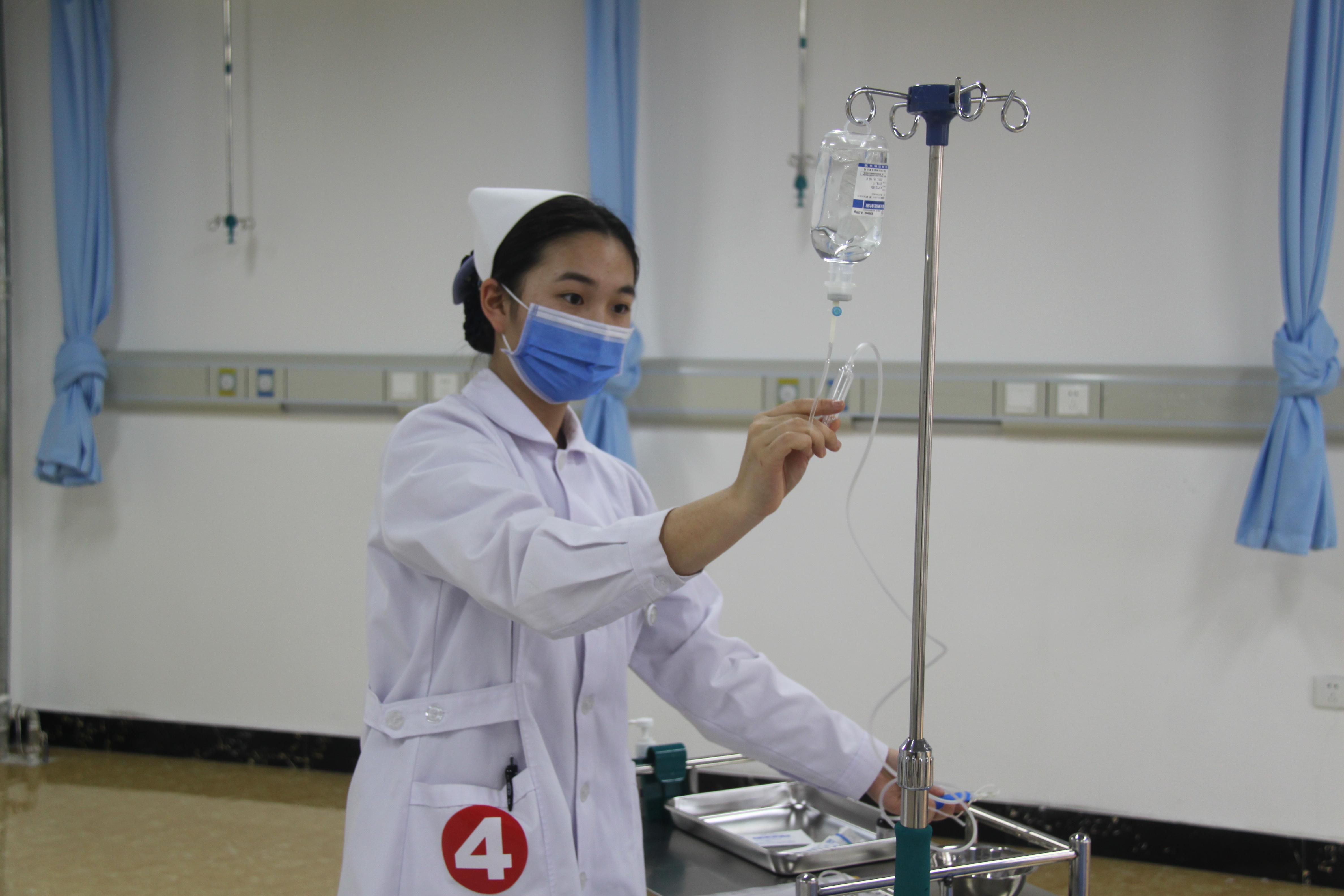 醫(yī)學技術學院舉辦護理技能大賽