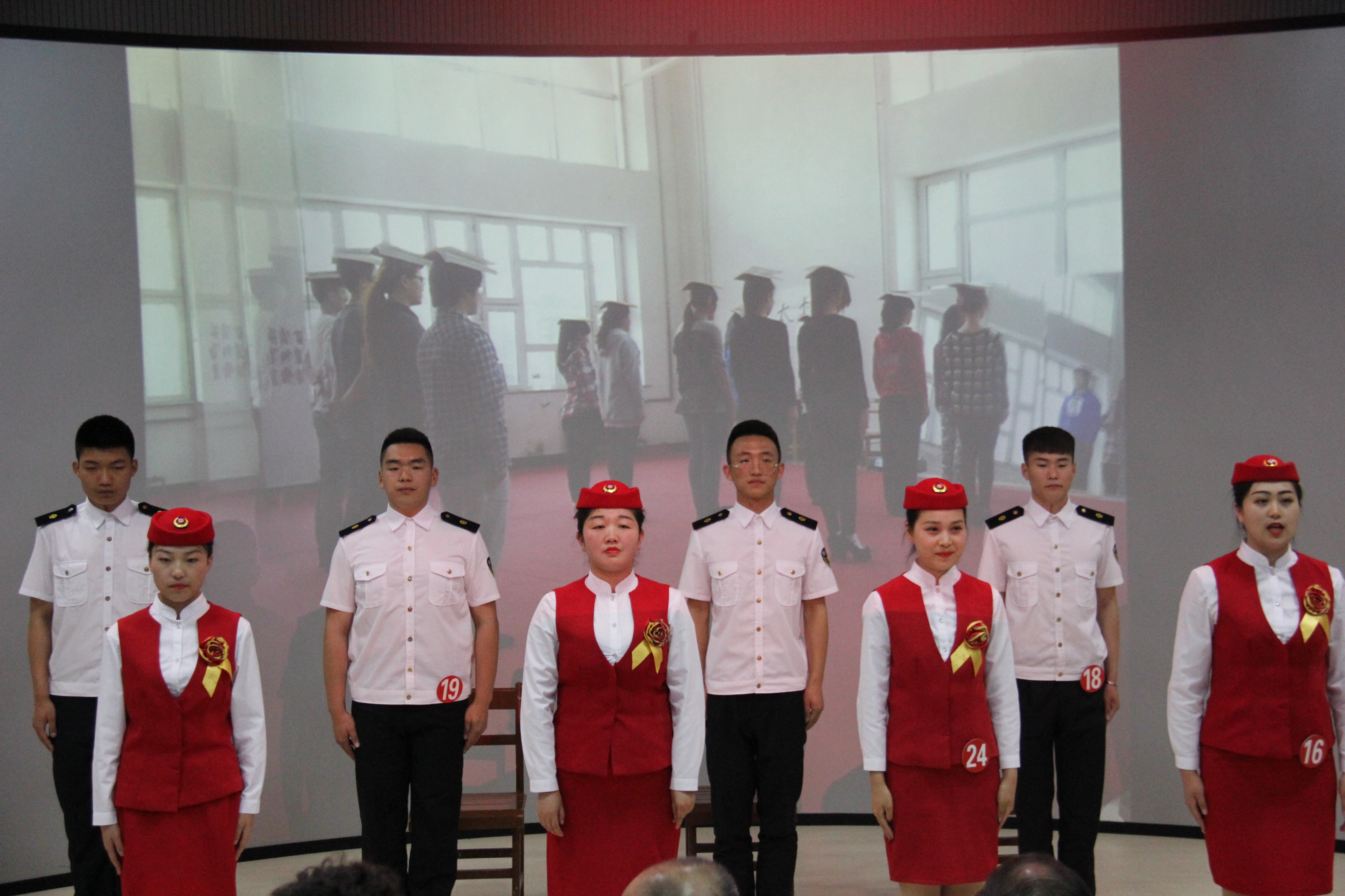 旅游商務(wù)學院成功舉辦第三屆高鐵服務(wù)技能大賽 旅游商務(wù)學院成功舉辦第三屆高鐵服務(wù)技能大賽