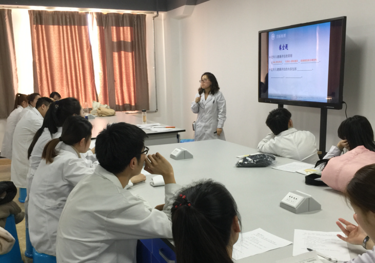 醫(yī)學技術學院開設護理專業(yè)方向課程