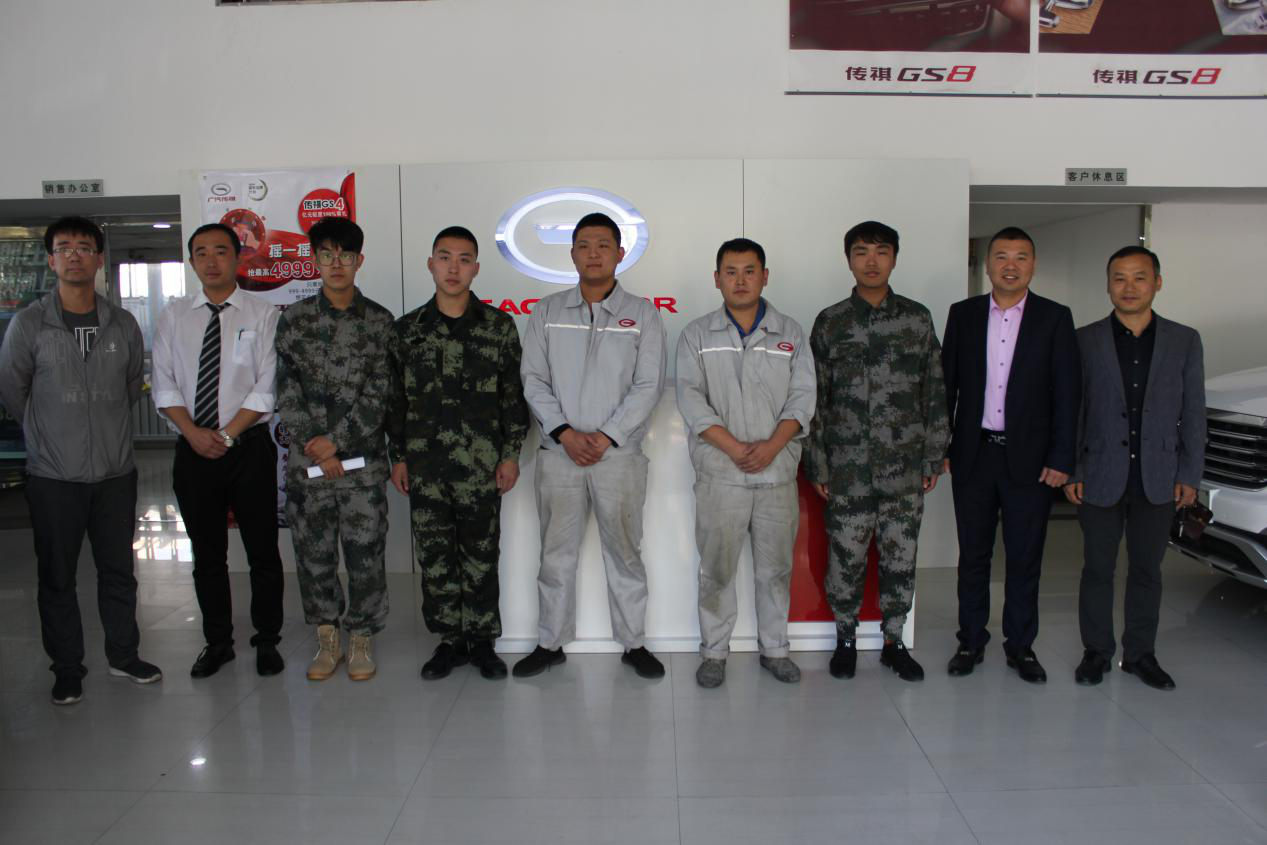 工程技術(shù)學(xué)院舉行17級汽修專業(yè)現(xiàn)代學(xué)徒制拜師儀式 工程技術(shù)學(xué)院舉行17級汽修專業(yè)現(xiàn)代學(xué)徒制拜師儀式