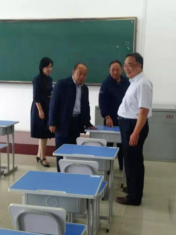 迎接新學(xué)期_開啟新征程——新學(xué)期“標(biāo)準(zhǔn)化教室”聯(lián)合大檢查