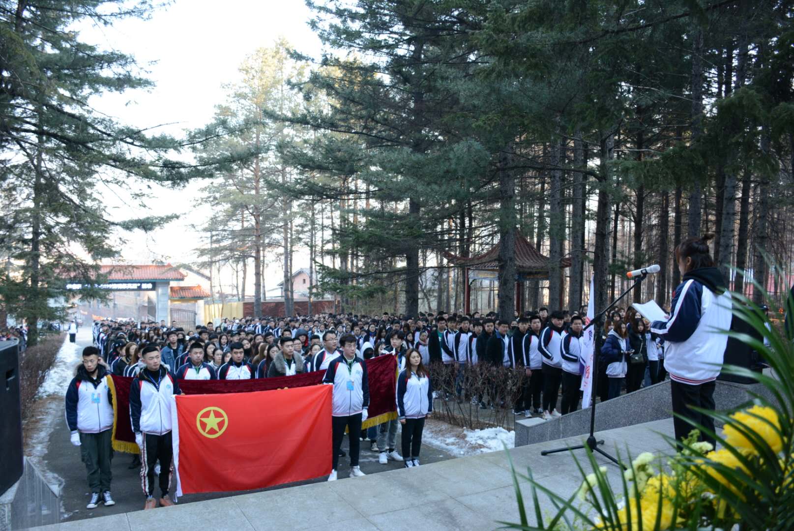 伊春職業(yè)學(xué)院開(kāi)展清明節(jié)祭奠英烈活動(dòng) 伊春職業(yè)學(xué)院開(kāi)展清明節(jié)祭奠英烈活動(dòng)