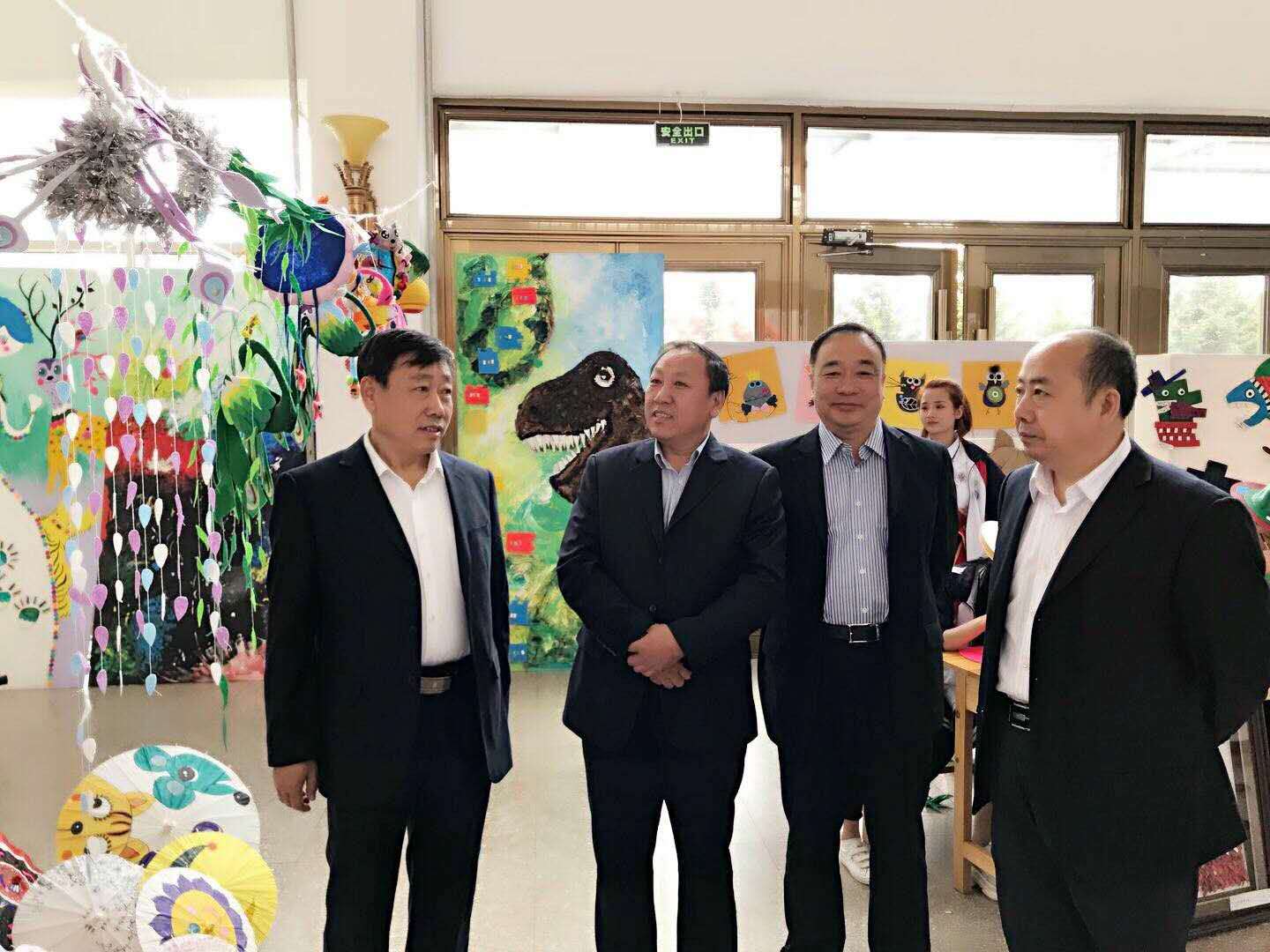 師范學(xué)院學(xué)前教育專業(yè)職業(yè)教育周活動之一幼兒園美術(shù)手工作品展圓滿結(jié)束 師范學(xué)院學(xué)前教育專業(yè)職業(yè)教育周活動之一幼兒園美術(shù)手工作品展圓滿結(jié)束