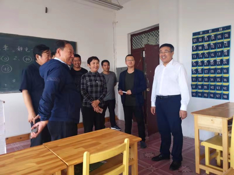 黨委書記麻昌杰同志深入教學(xué)一線實(shí)地調(diào)研