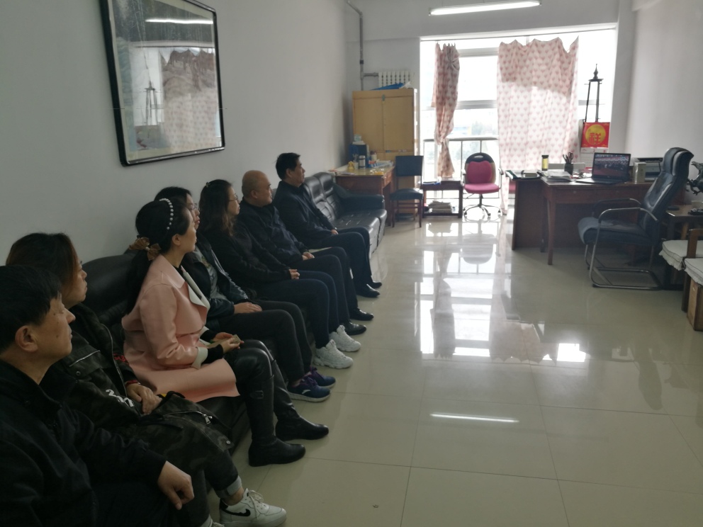 伊春職業(yè)學(xué)院師生觀看紀(jì)念馬克思誕辰200周年大會(huì)直播 伊春職業(yè)學(xué)院師生觀看紀(jì)念馬克思誕辰200周年大會(huì)直播