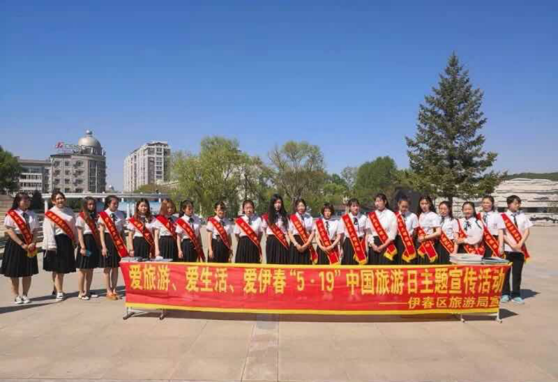 醫(yī)學技術(shù)學院涉外護理班開展“用行動給予關(guān)懷、用服務(wù)獻予愛心”主題公益活動