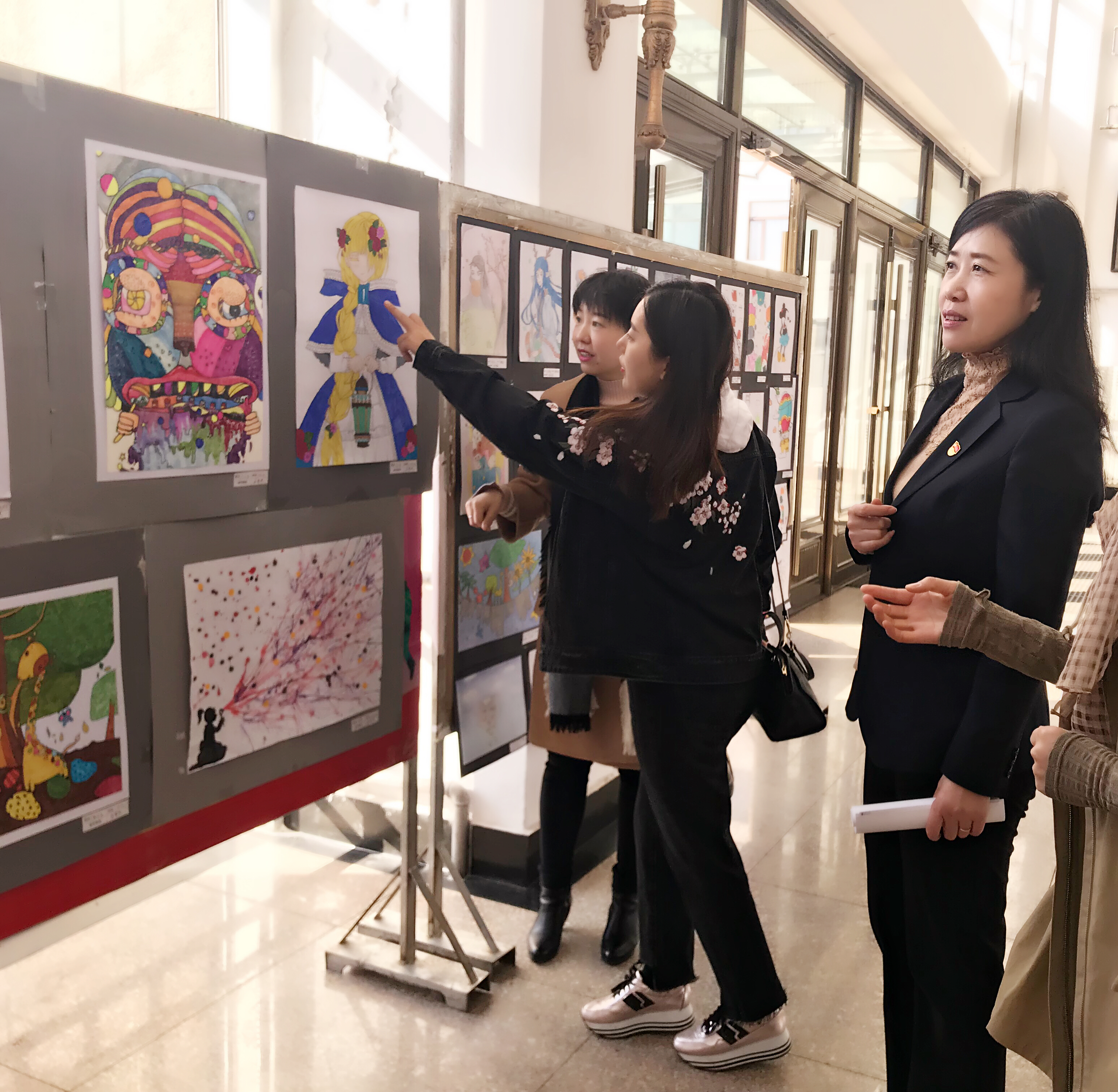 師范學(xué)院學(xué)前教育專(zhuān)業(yè)學(xué)生職業(yè)技能大賽系列活動(dòng)報(bào)道之一---兒童畫(huà)比賽