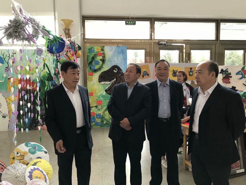 堅(jiān)守教育夢(mèng)想,演繹師范風(fēng)采! 堅(jiān)守教育夢(mèng)想,演繹師范風(fēng)采!