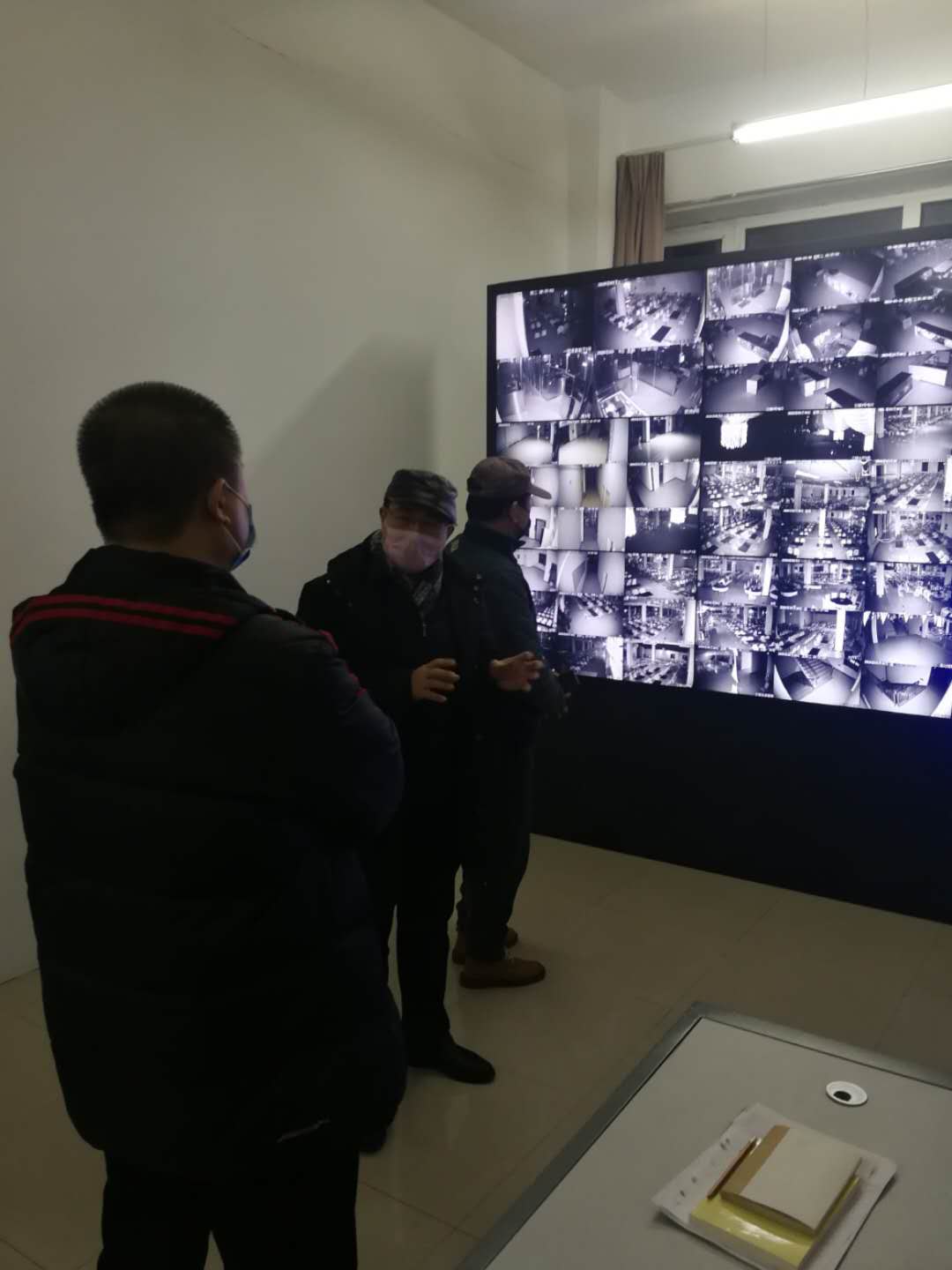 學(xué)校領(lǐng)導(dǎo)深入一線檢查指導(dǎo)疫情防控工作